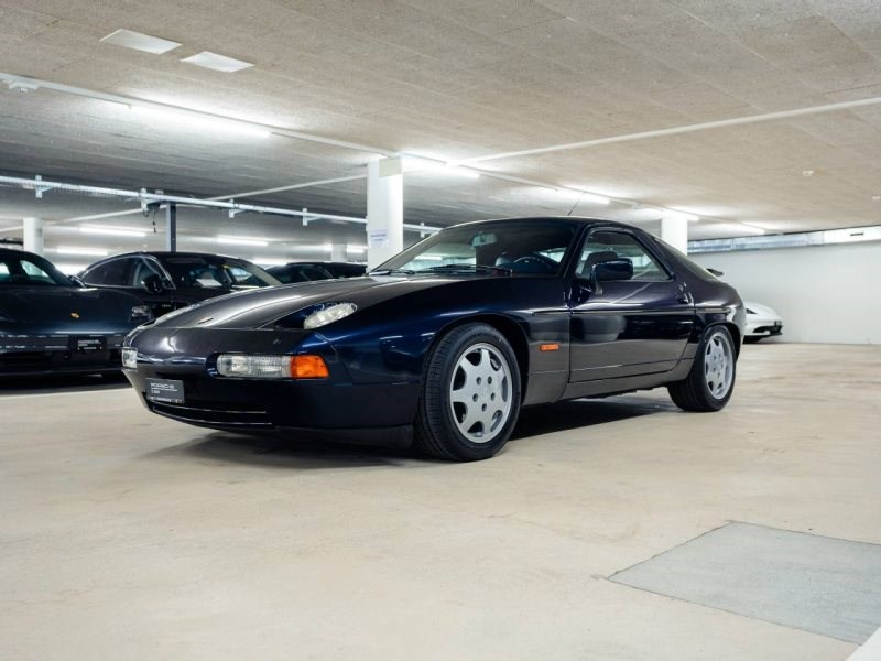 PORSCHE 928 S4 Coupé