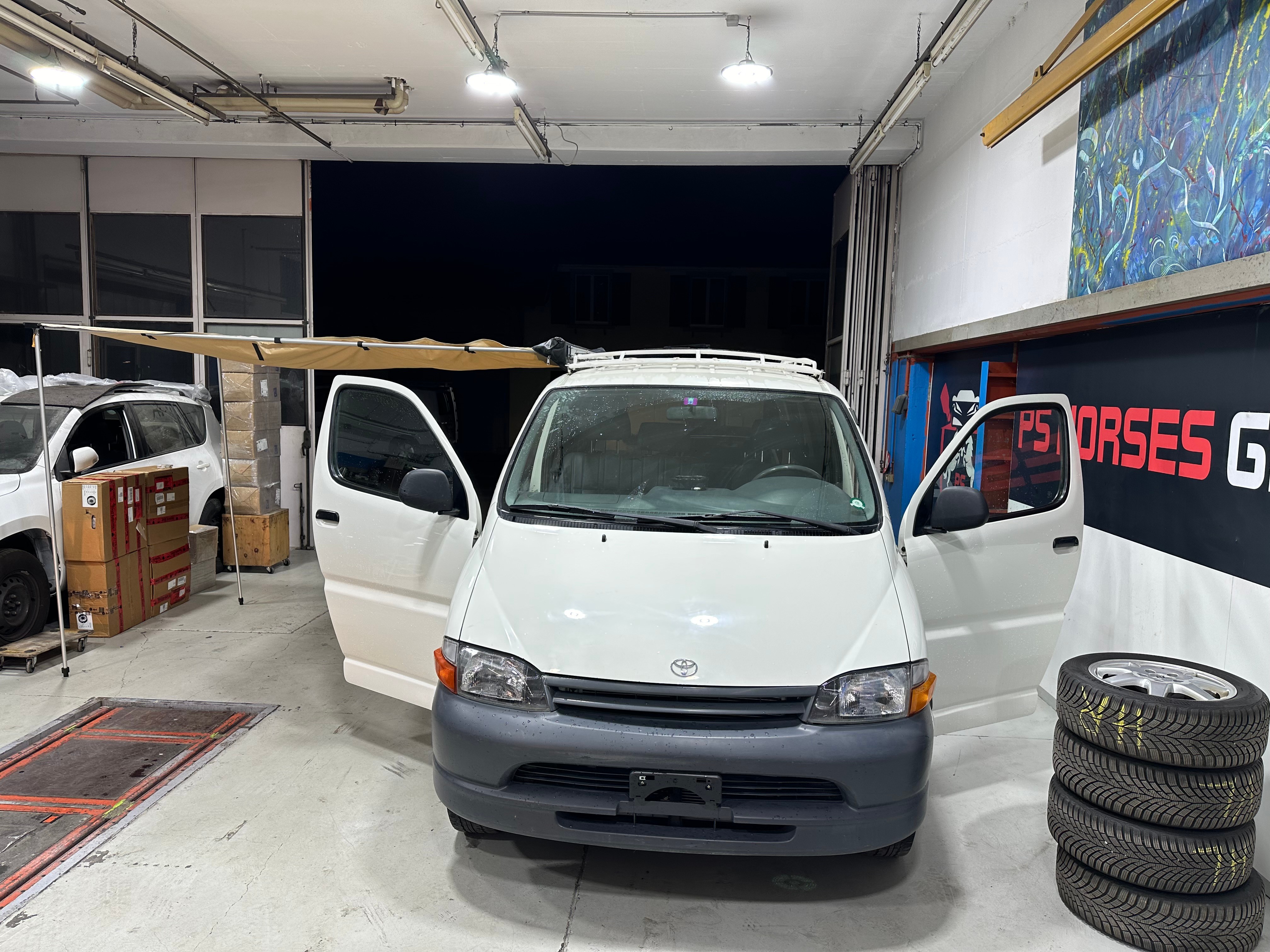 TOYOTA Hiace 2.4 Kombi RCH12