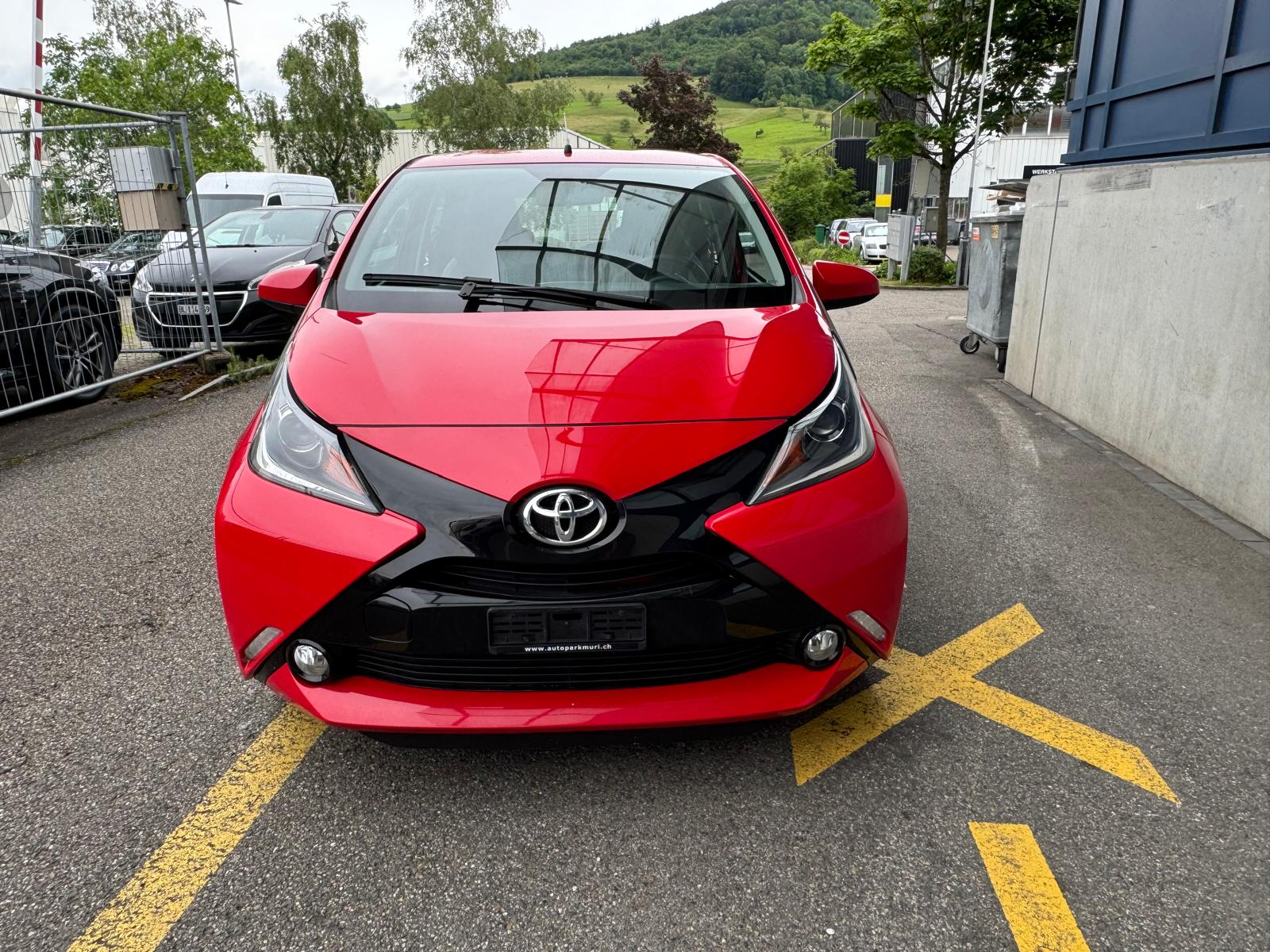 TOYOTA Aygo 1.2 VVT-i x-clusiv