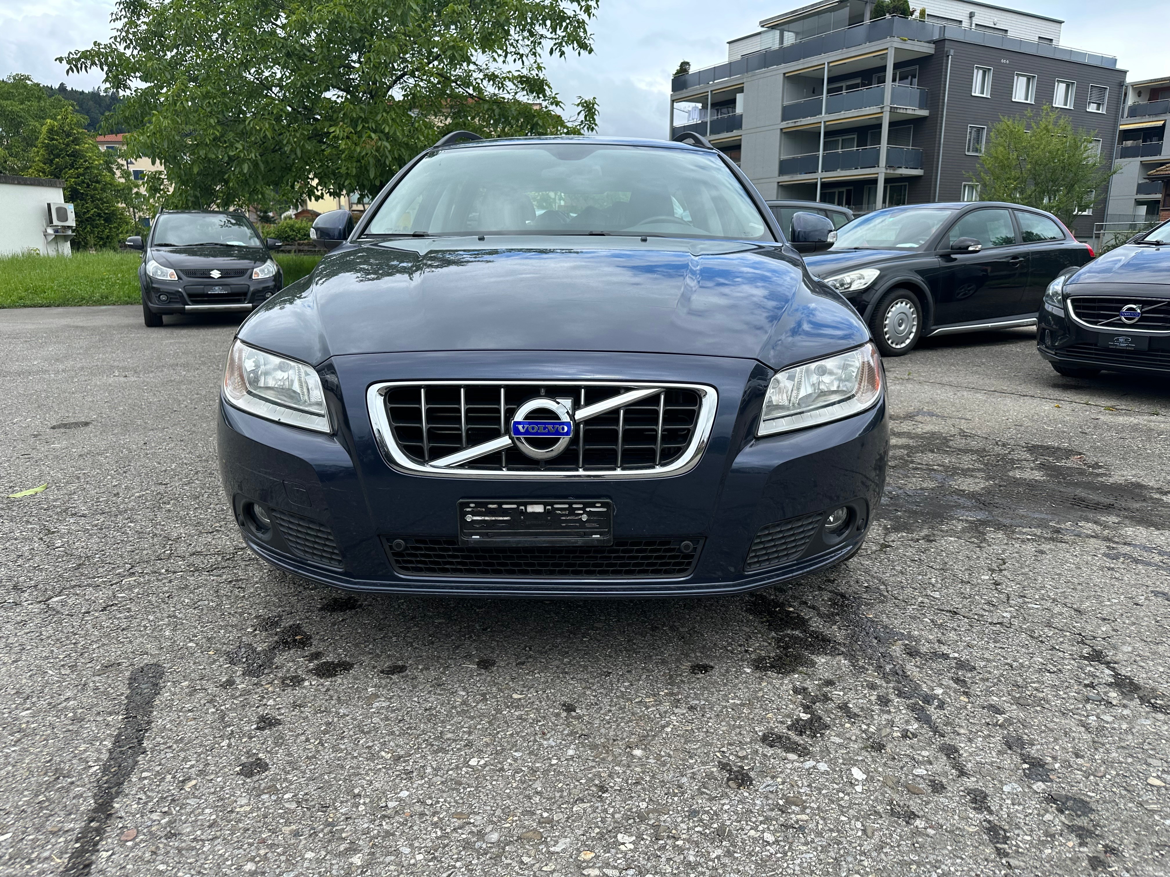 VOLVO V70 2.0T Kinetic Powershift