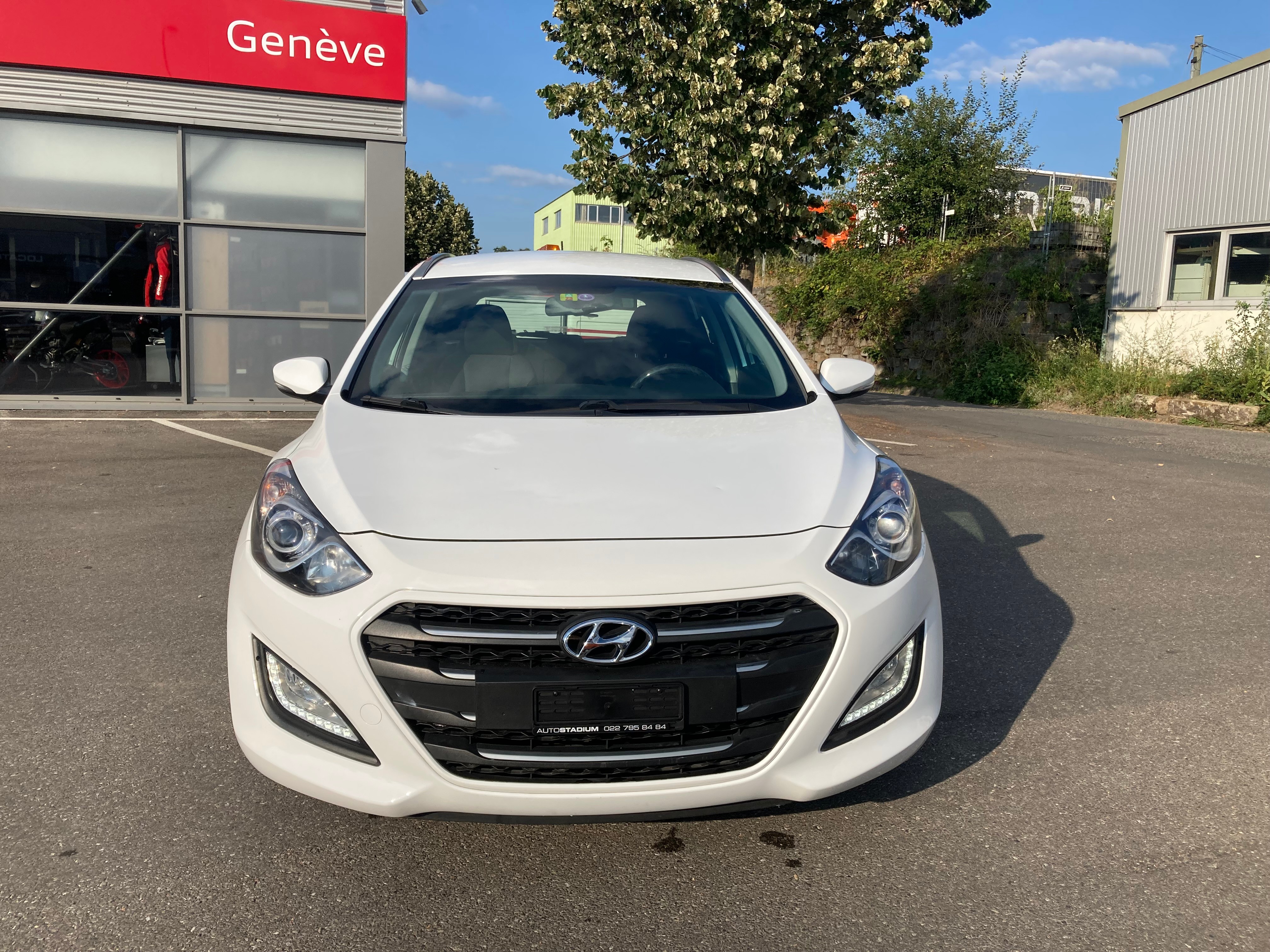 HYUNDAI i30 1.6 GDI Amplia Automatic DCT