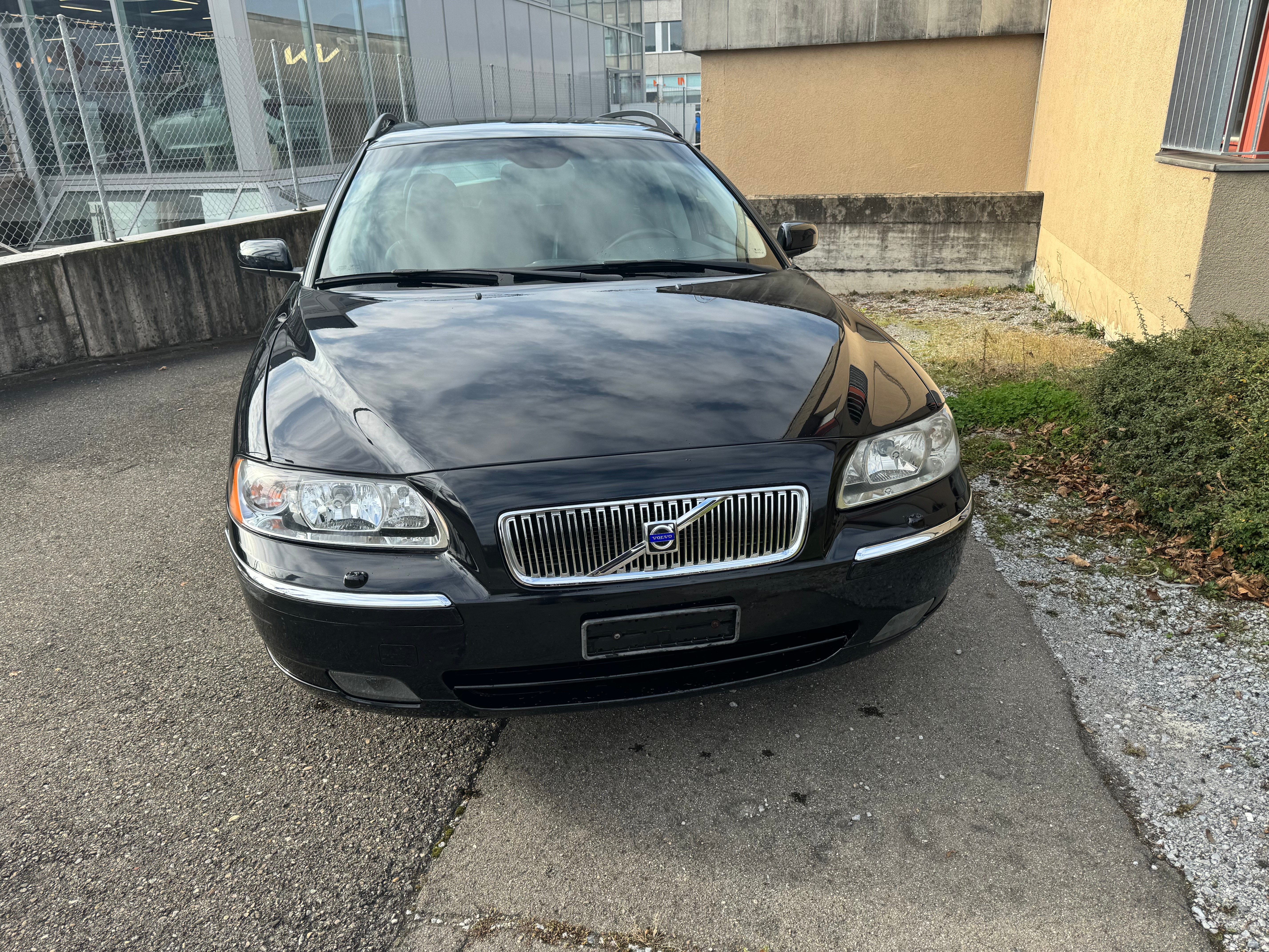 VOLVO V70 2.5T Summum