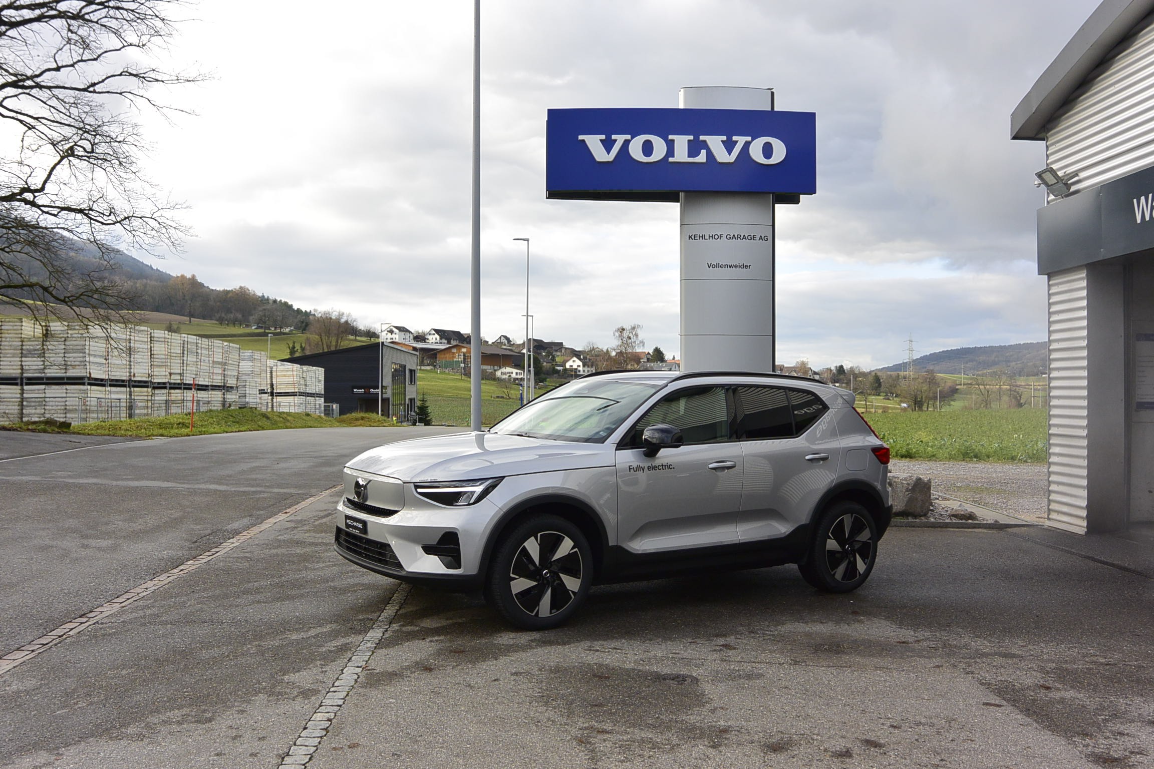 VOLVO XC40 E60 69kWh Core RWD