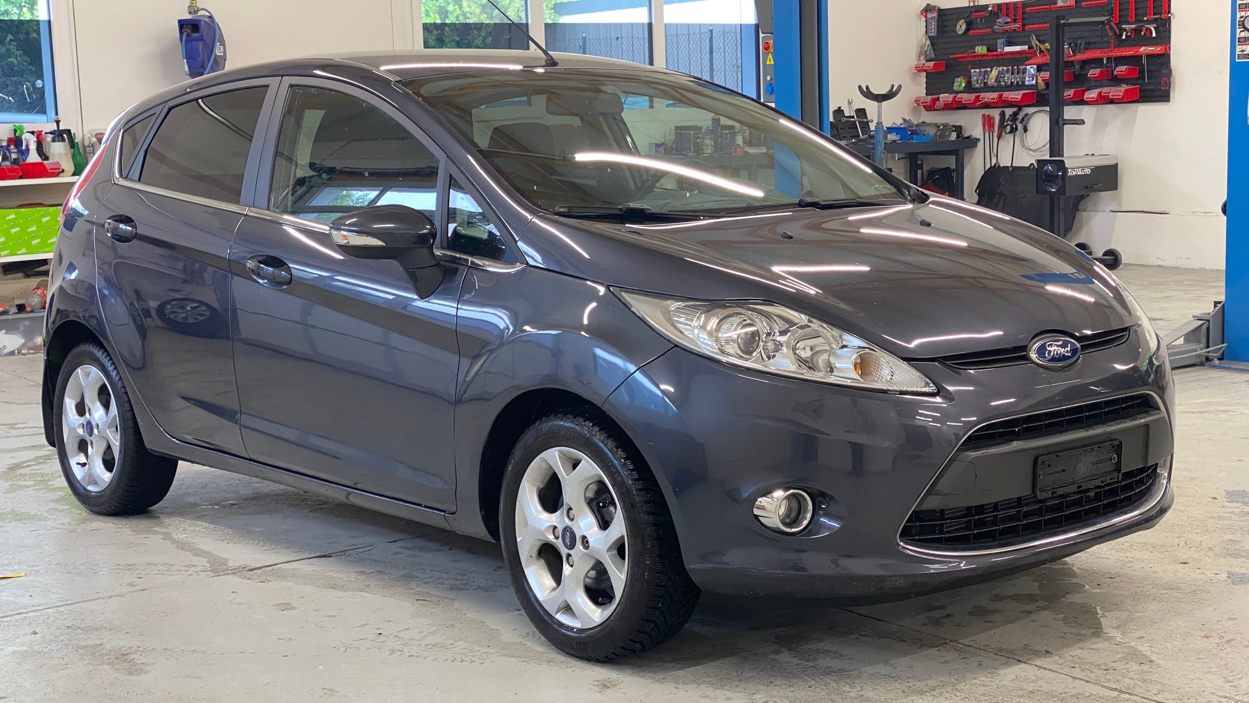 FORD Fiesta 1.4 16V Titanium Automatic