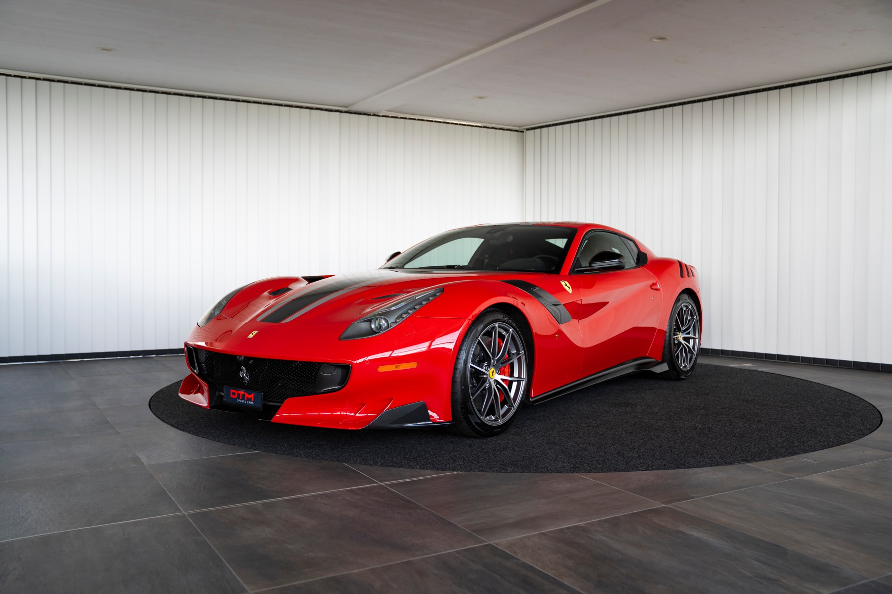 FERRARI F12 TDF