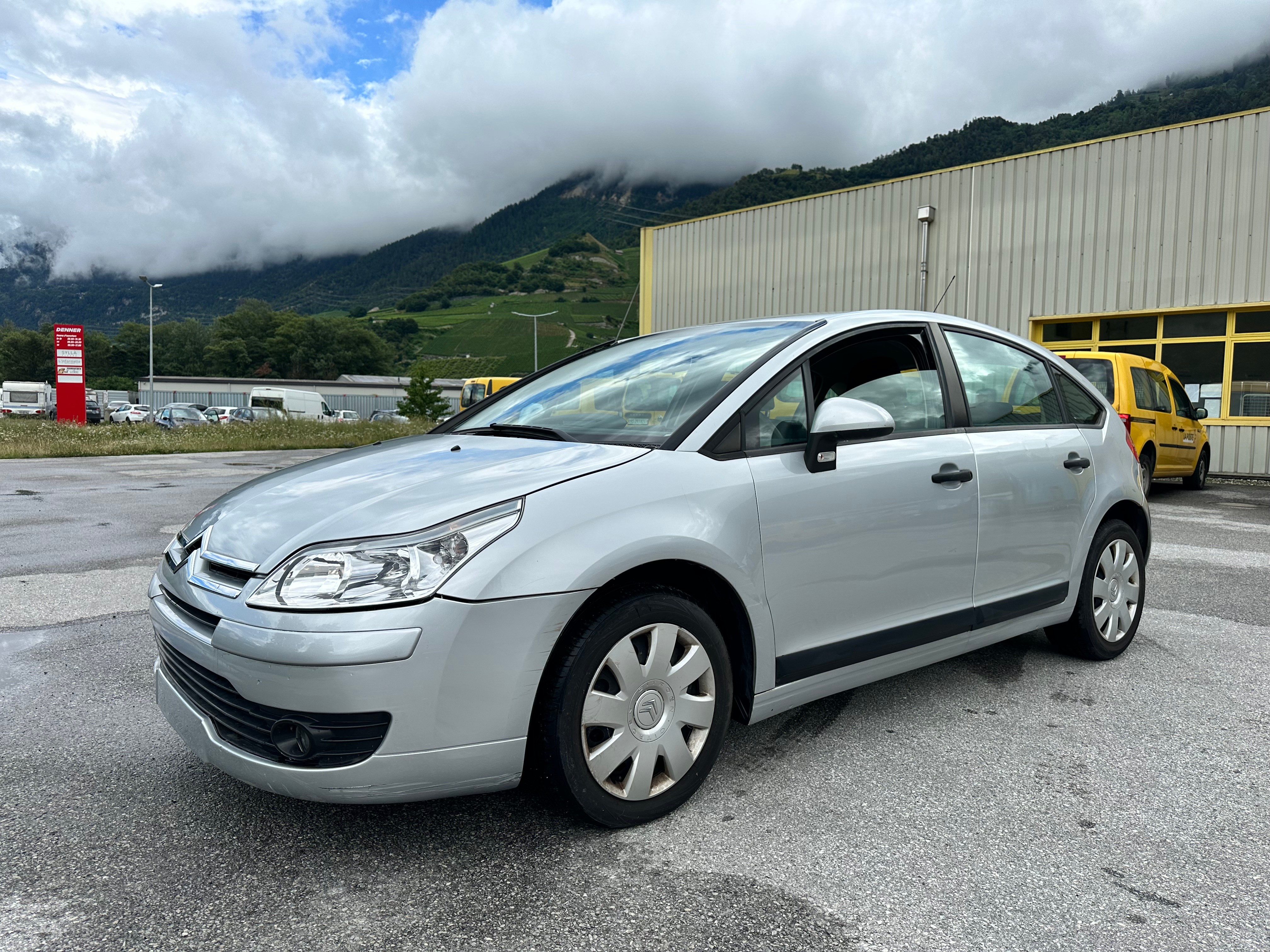 CITROEN C4 Berline 1.6i 16V SX