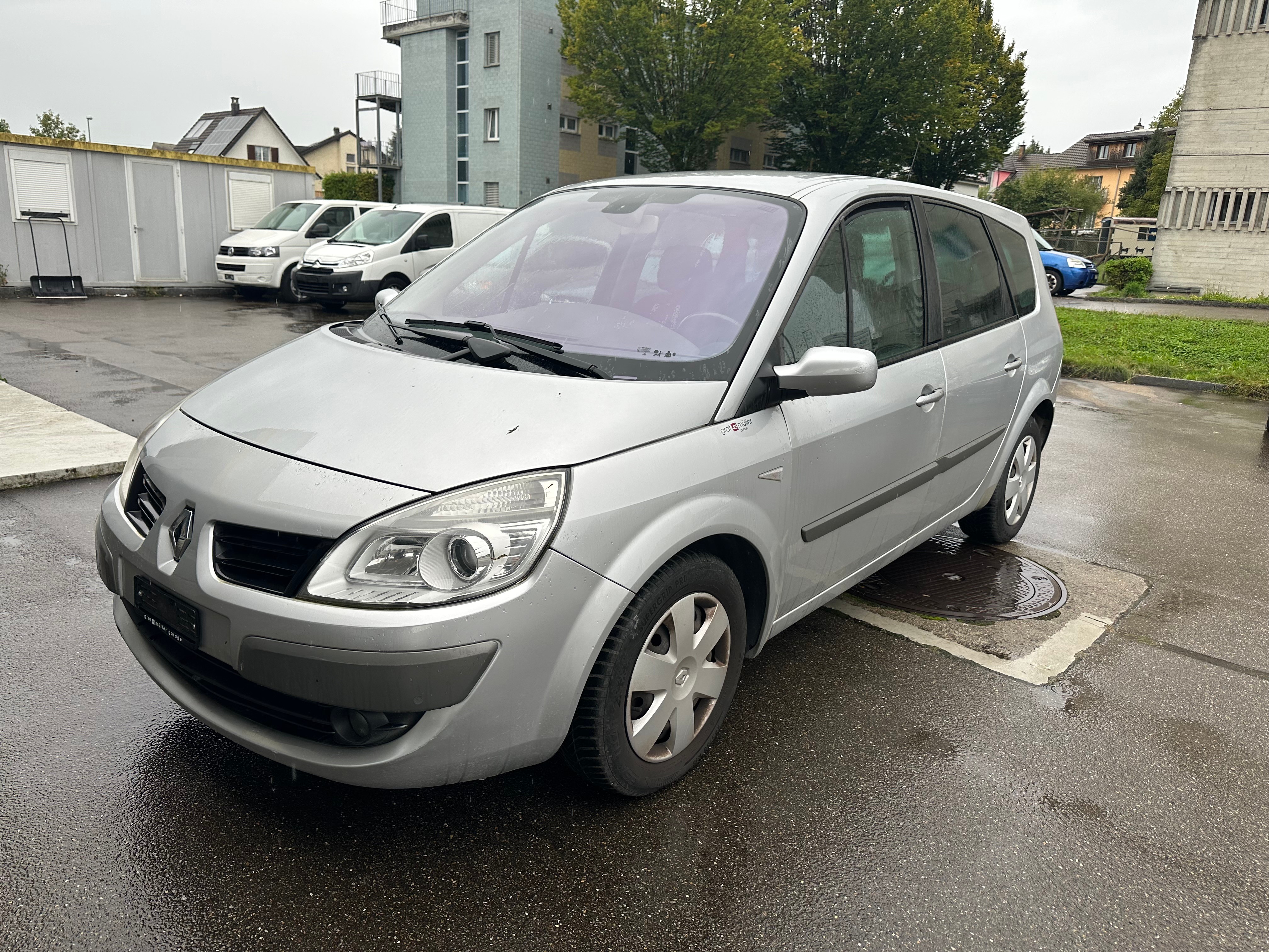 RENAULT Grand Scénic 2.0 dCi Emotion Automatic