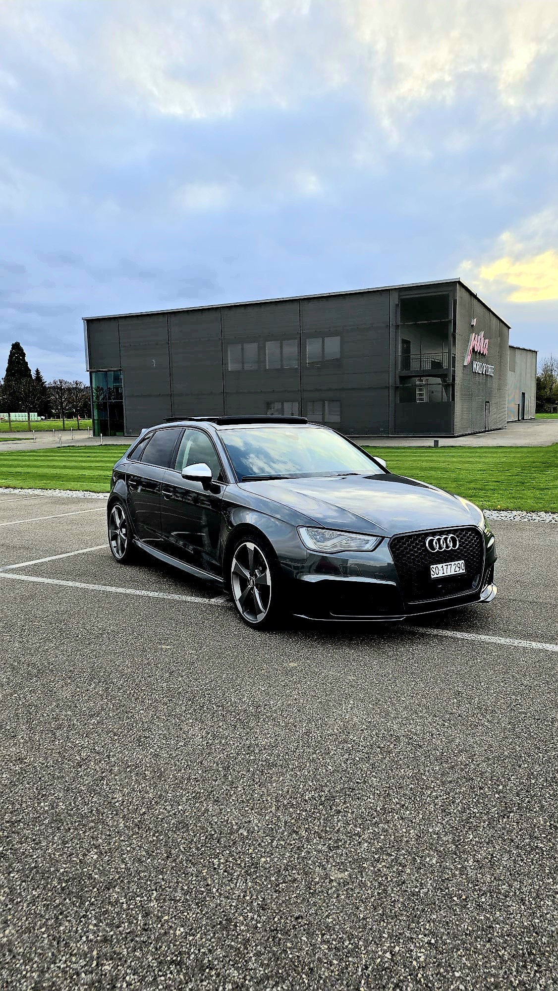 AUDI RS3 2.5 TSI quattro S-tronic