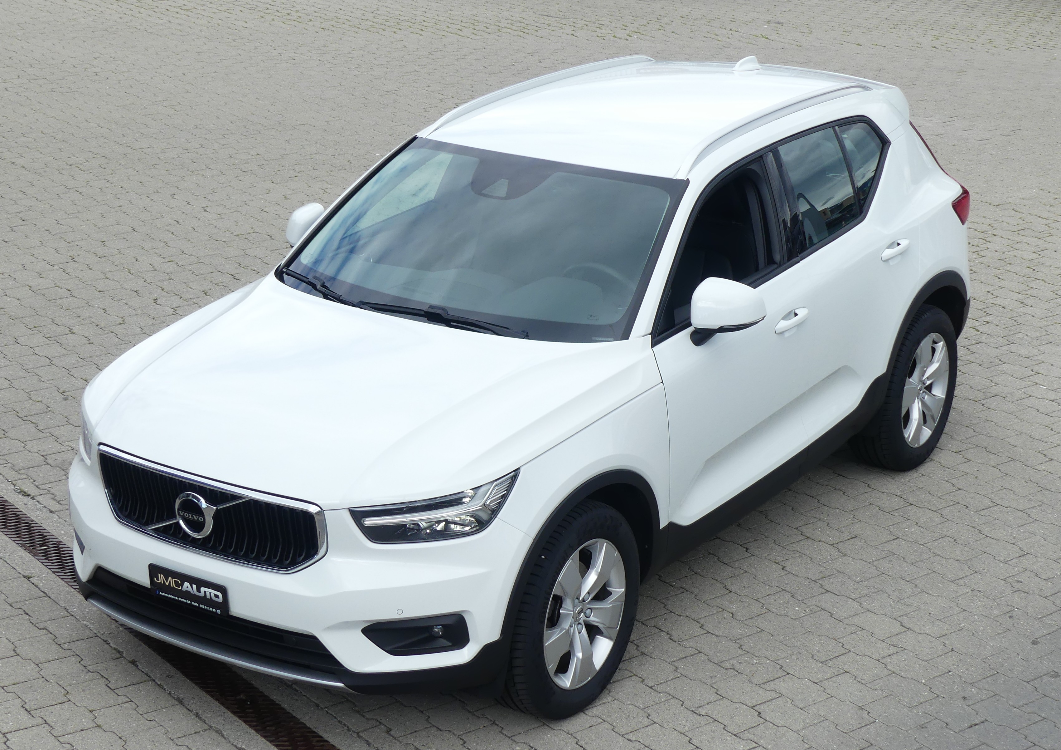 VOLVO XC40 B4 B AWD Momentum