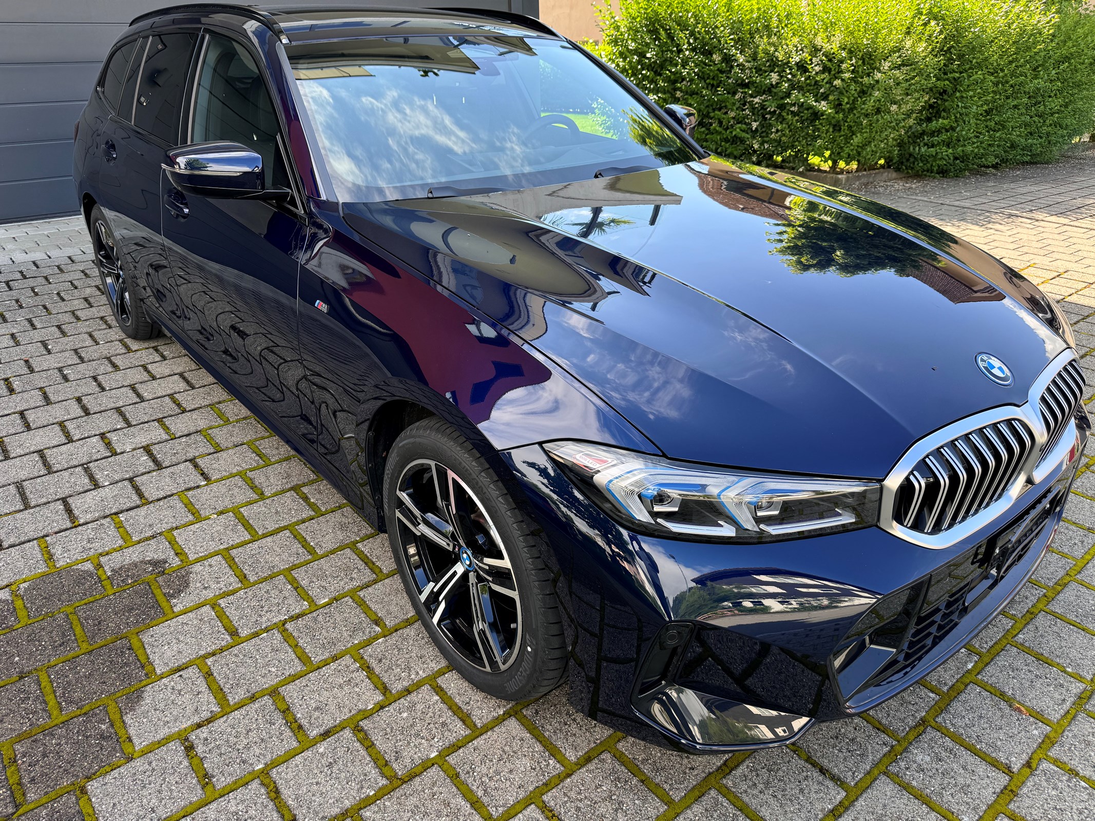 BMW 330e Tour M Sport Pro