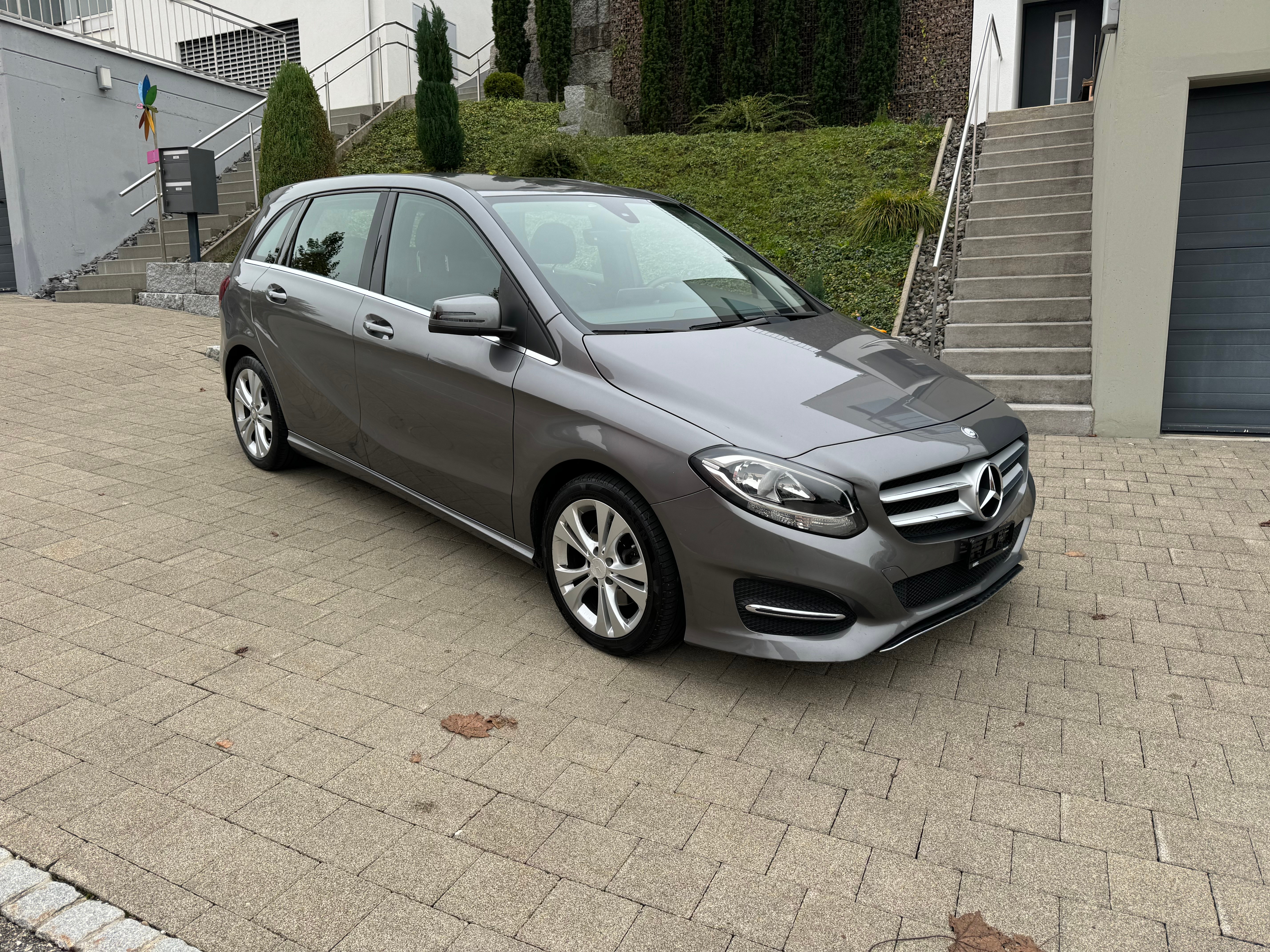 MERCEDES-BENZ B 200 CDI Style 7G-DCT