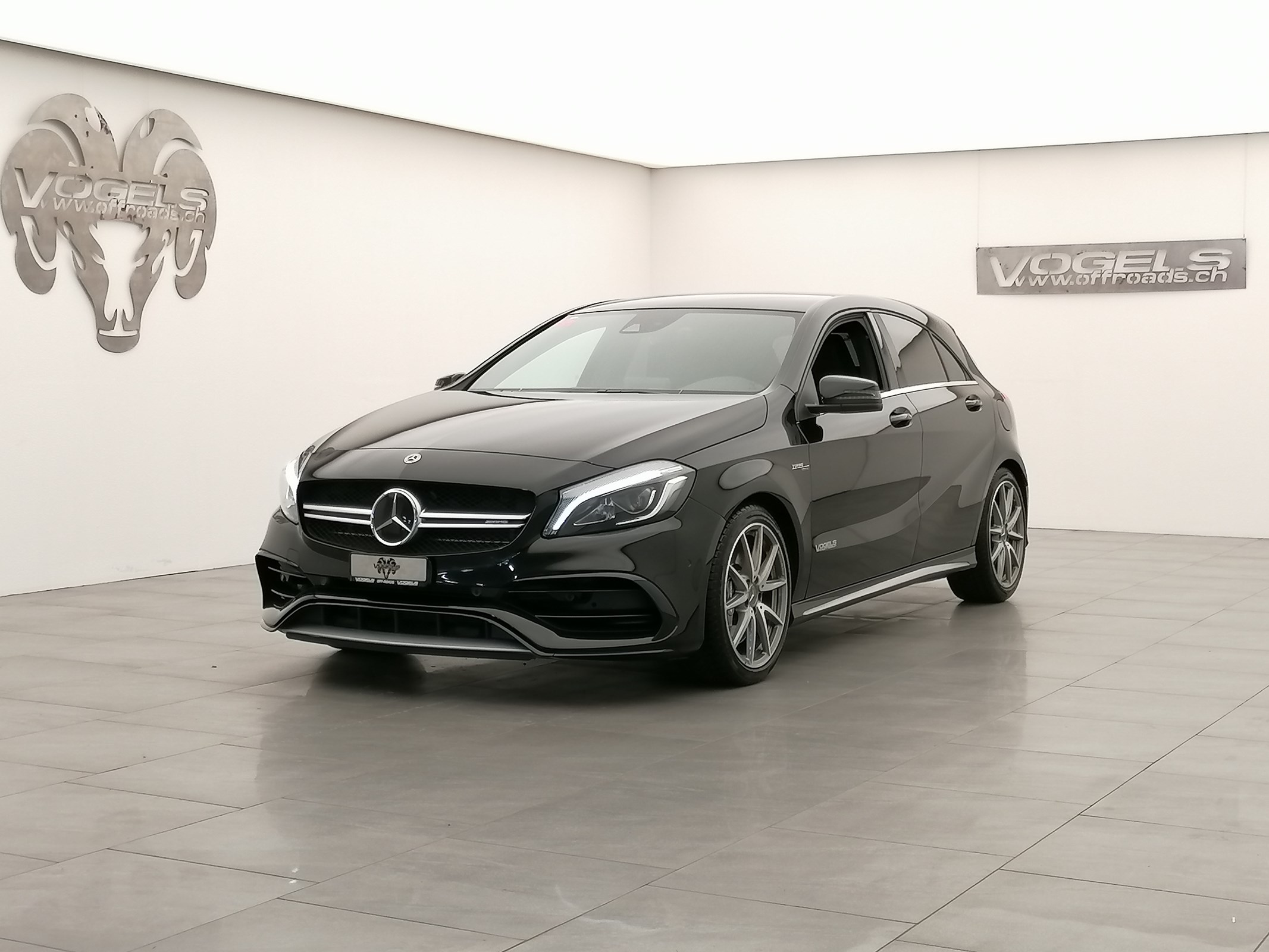 MERCEDES-BENZ A 45 AMG