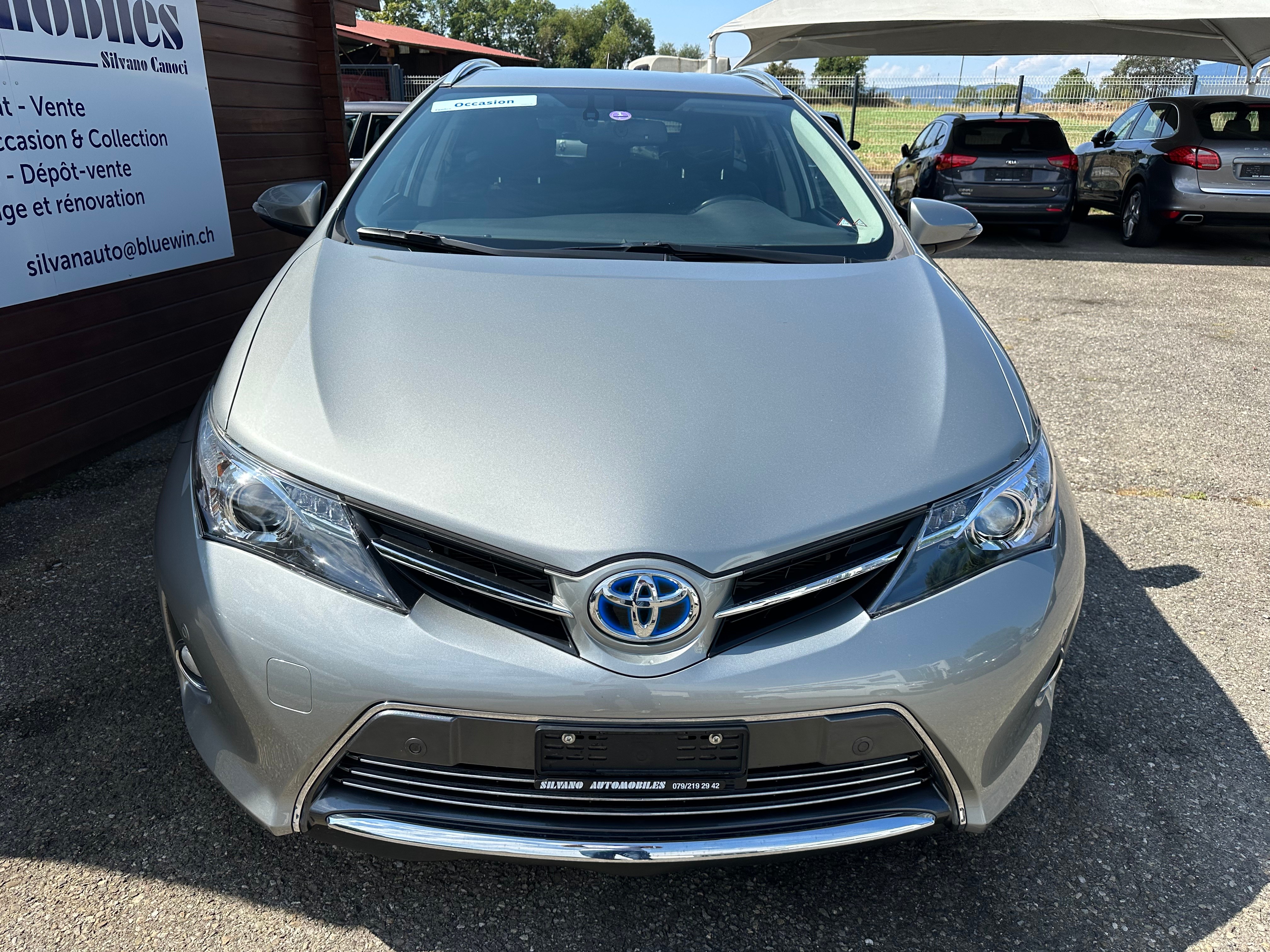 TOYOTA Auris Touring Sports 1.8 16V HSD Linea Sol