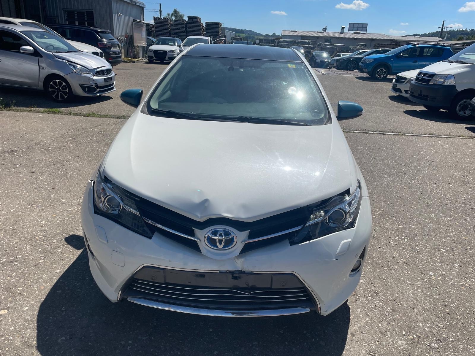 TOYOTA Auris 1.8 16V HSD Linea Sol