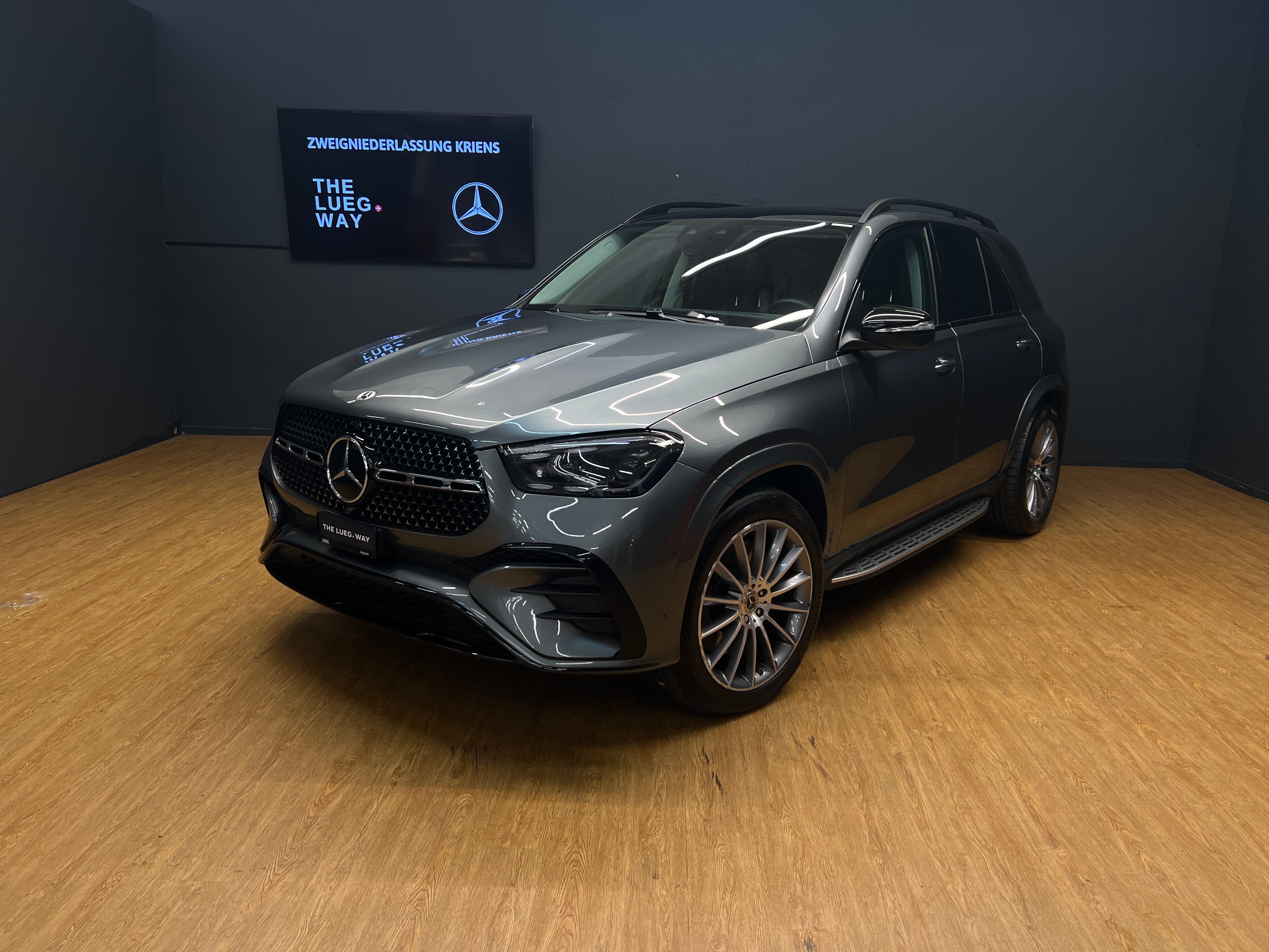 MERCEDES-BENZ GLE 450 d 4M - AMG Premium / DISTRONIC / 360 Grad Kamera / Sitzmemory / Multibeam LED / AHK