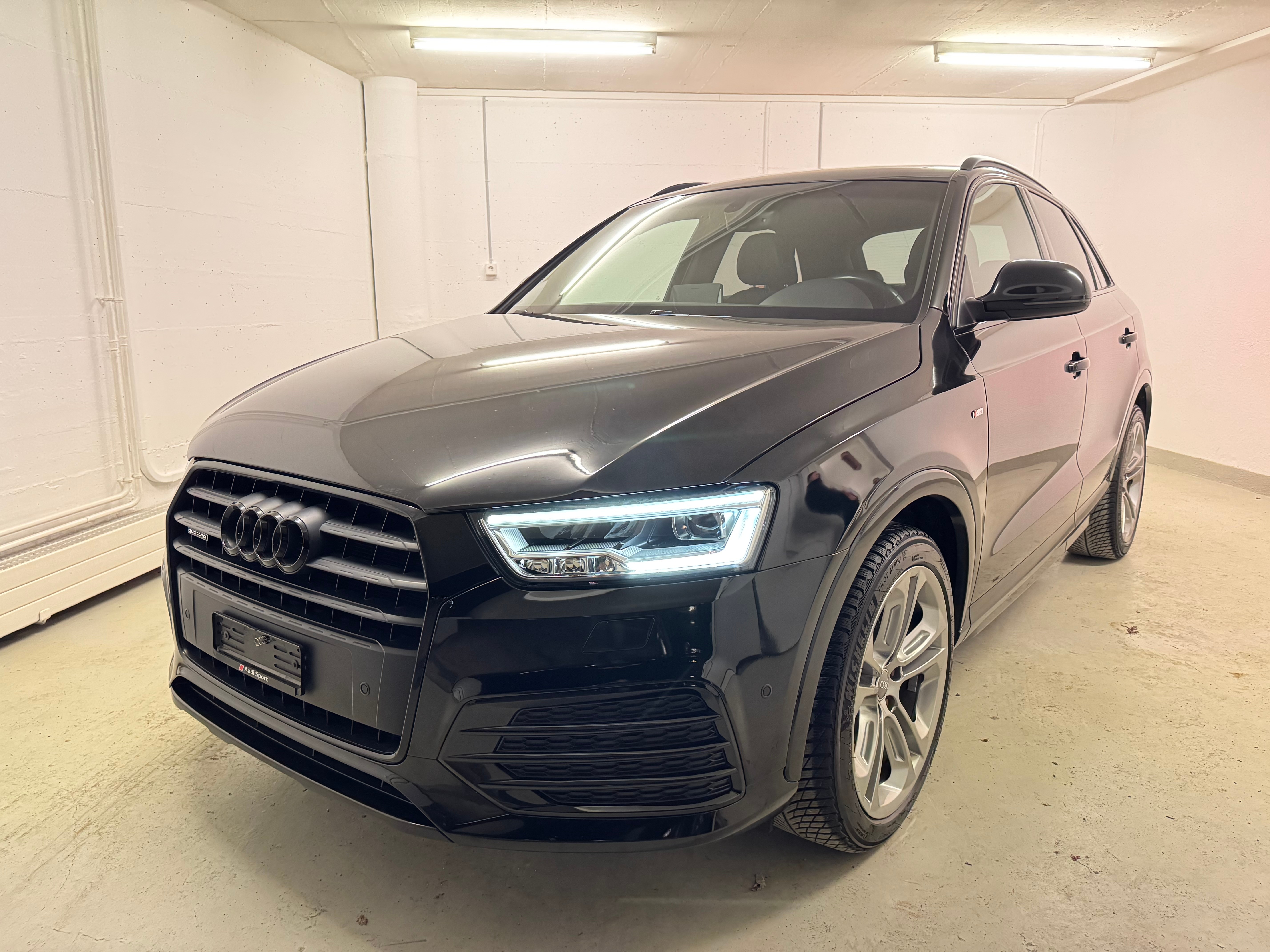 AUDI Q3 2.0 TDI sport quattro S-tronic