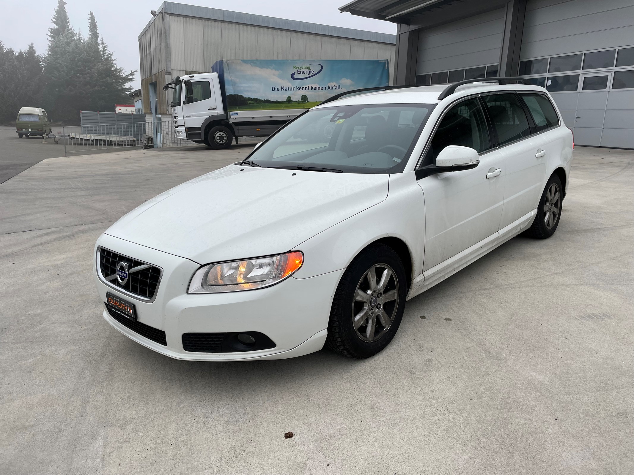 VOLVO V70 D2 Kinetic Powershift