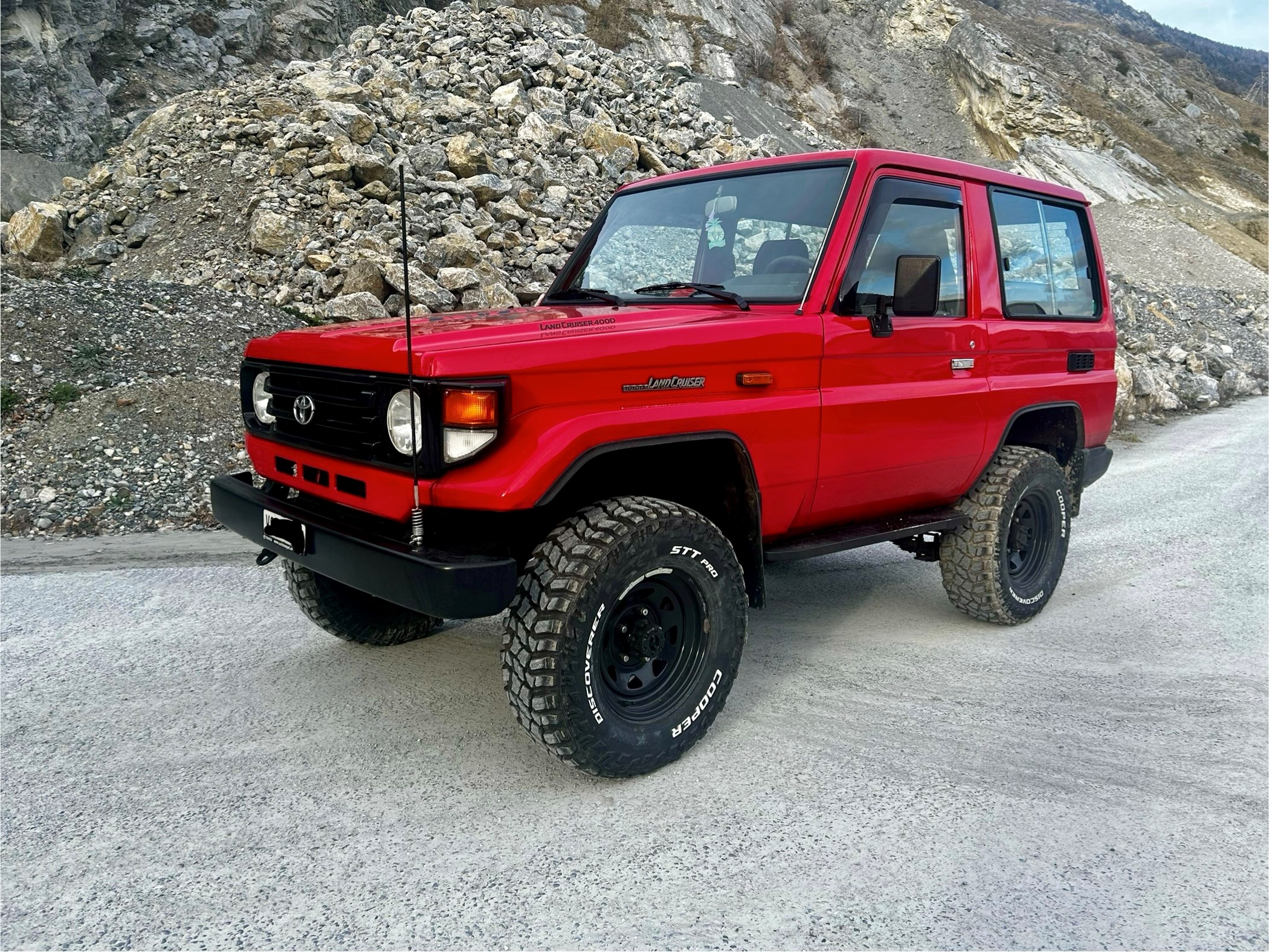 TOYOTA LAND CRUISER HZJ