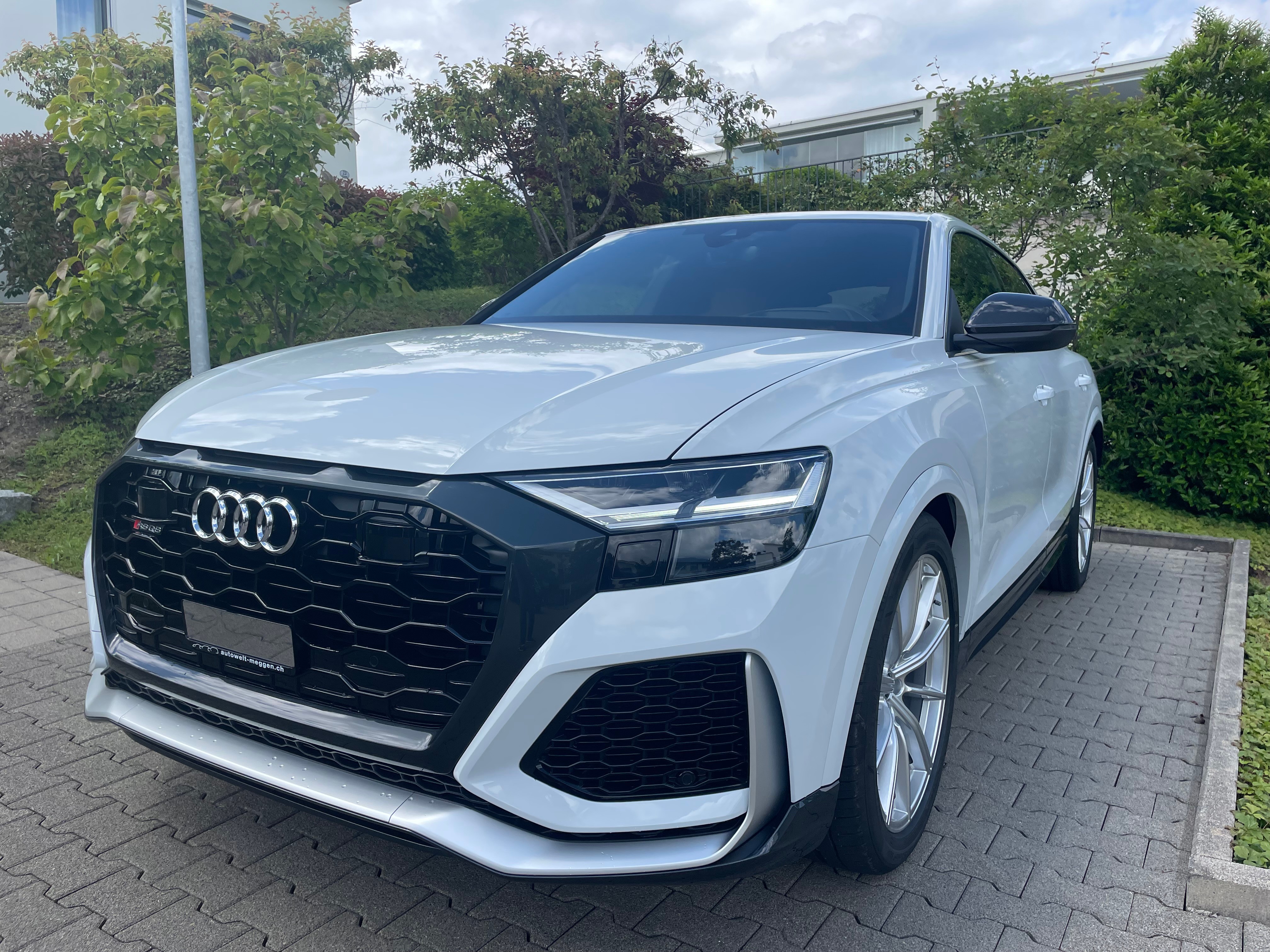 AUDI RSQ8 quattro tiptronic