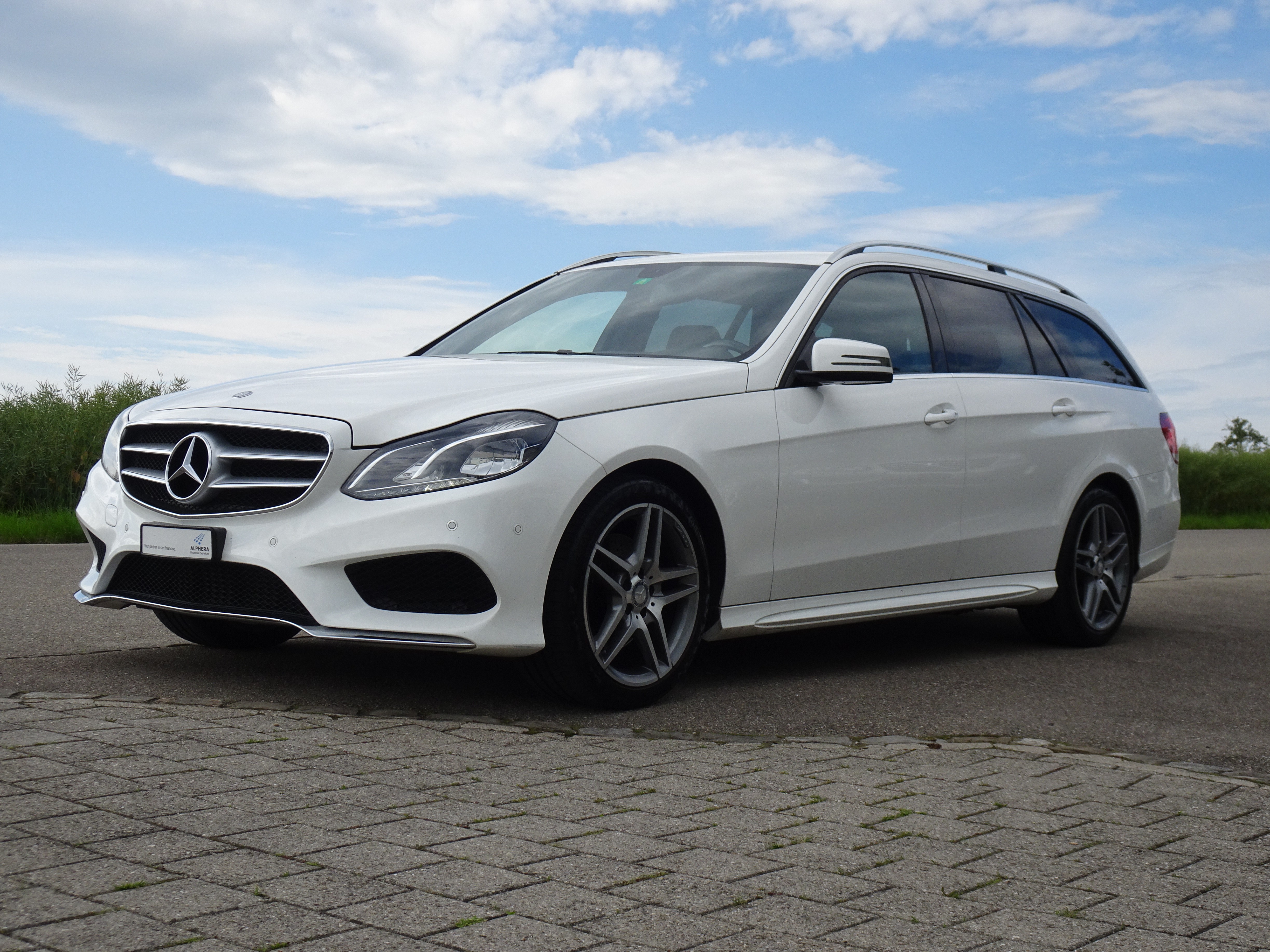 MERCEDES-BENZ E 220 BlueTEC 4Matic 7G-Tronic