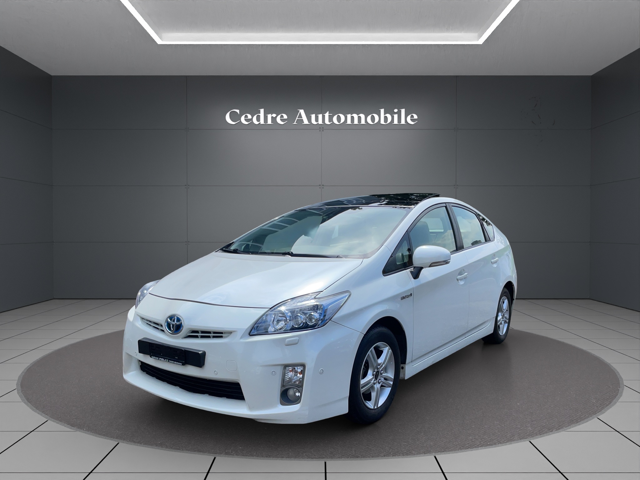 TOYOTA Prius 1.8 16V HSD Sol