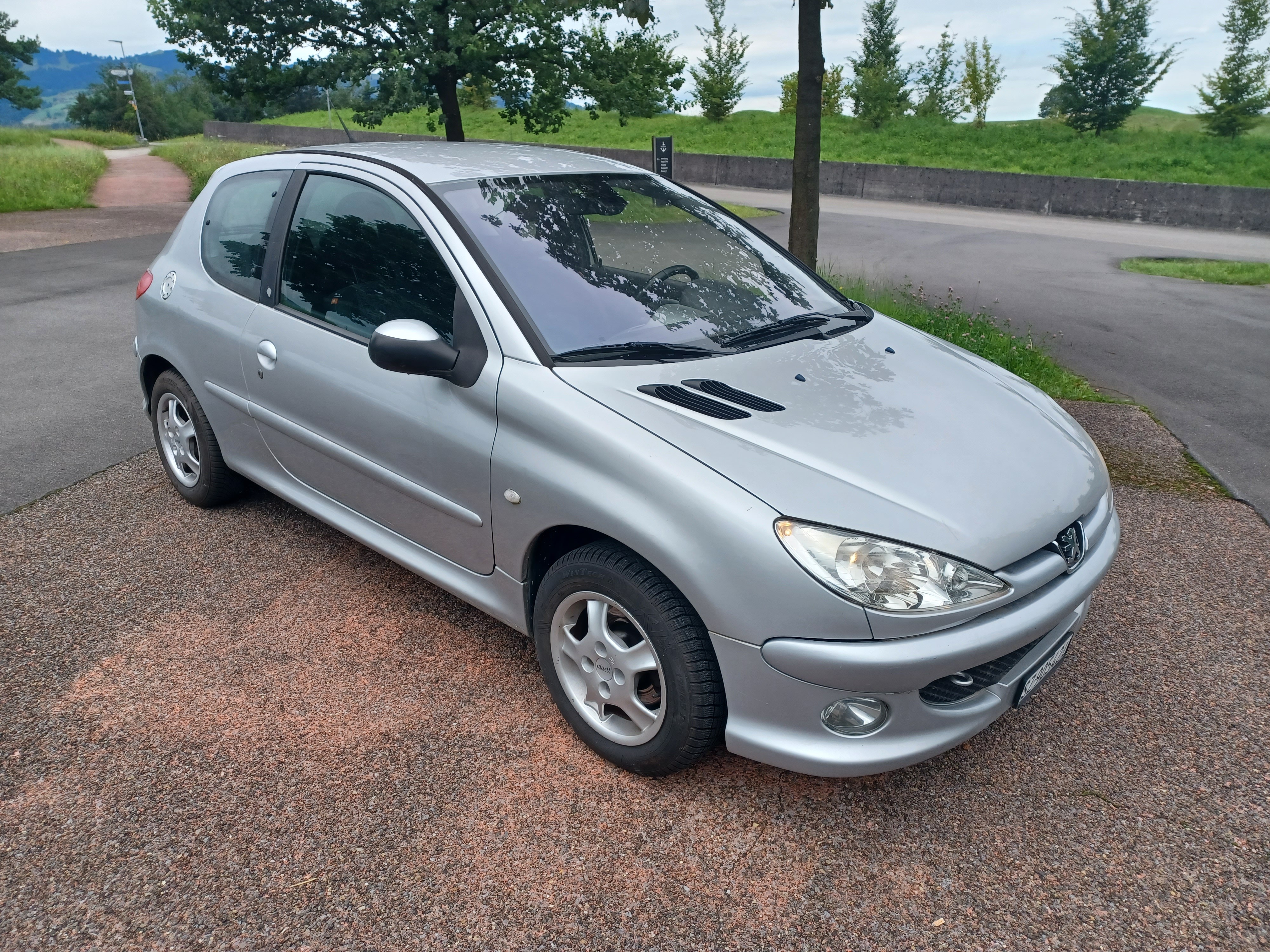 PEUGEOT 206 1.6 16V Quiksilver