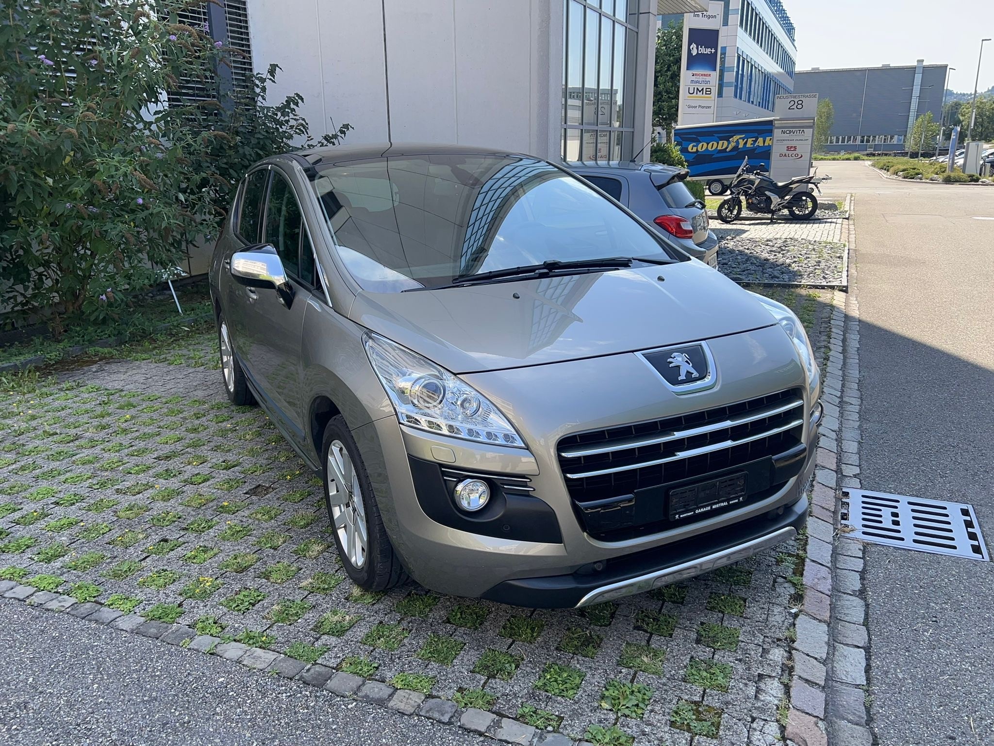 PEUGEOT 3008 HYbrid4 2.0 HDI EGS6