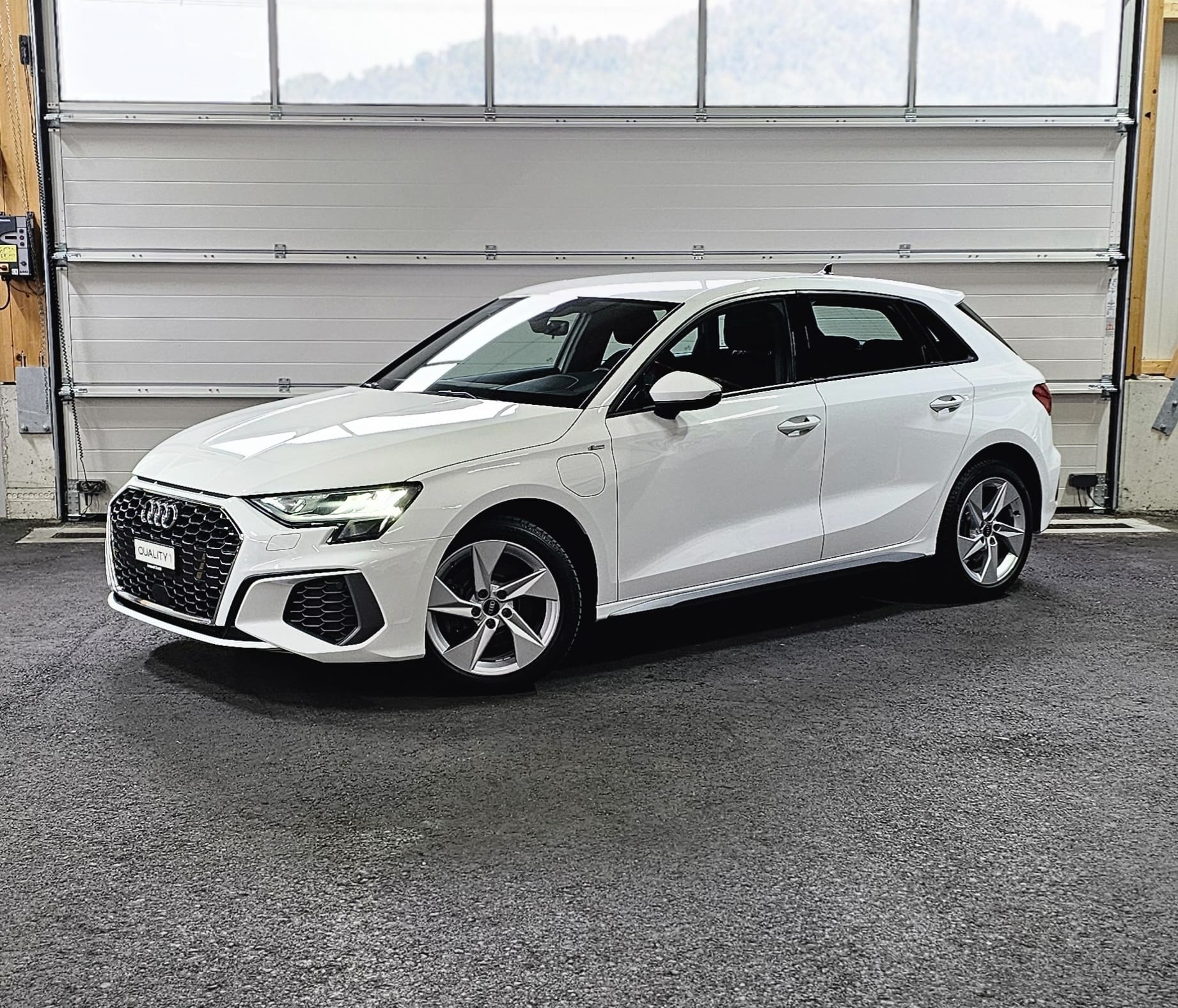 AUDI A3 Sportback 40 TFSI e S line Attraction