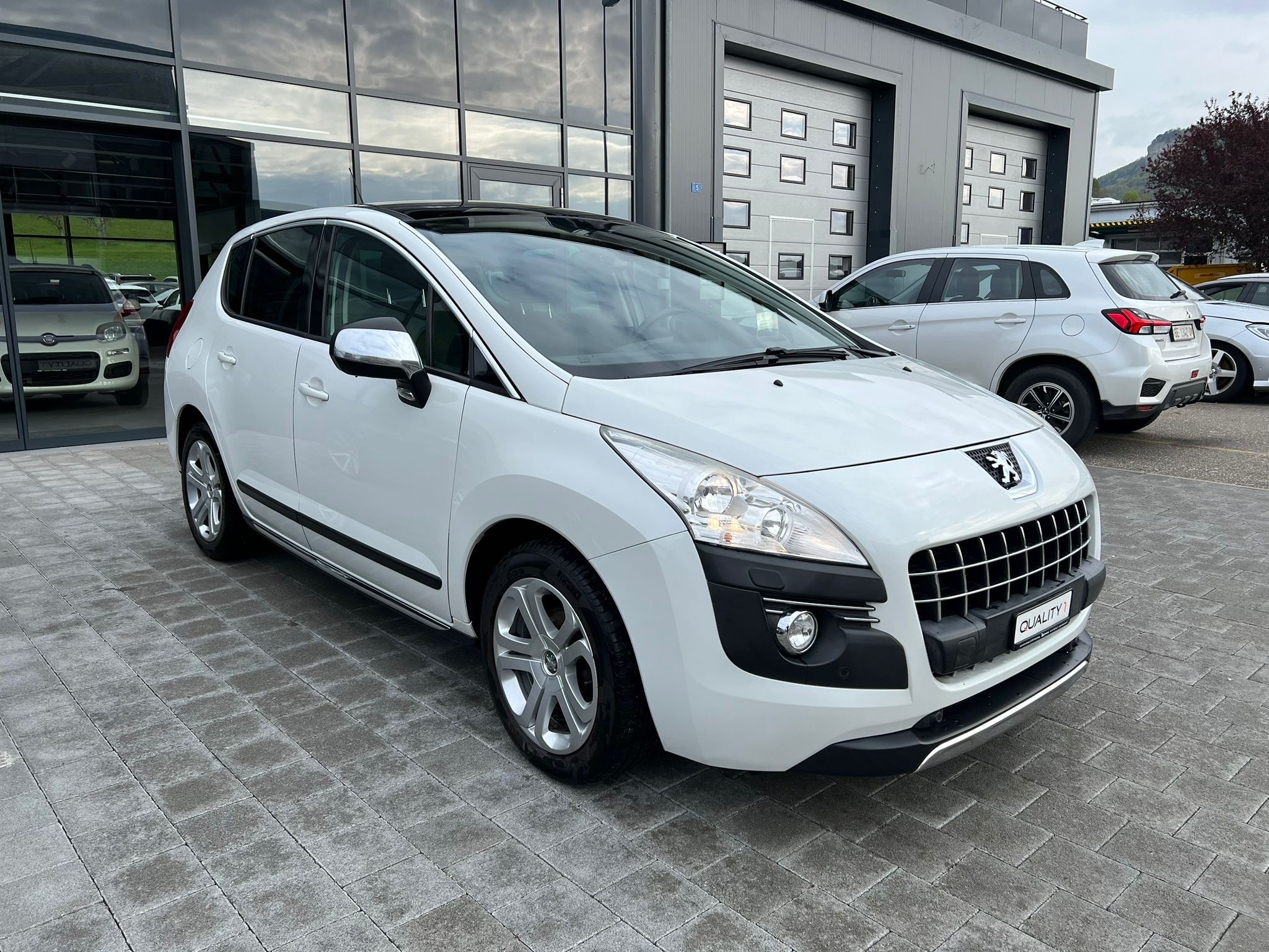 PEUGEOT 3008 1.6 HDI Allure EGS6