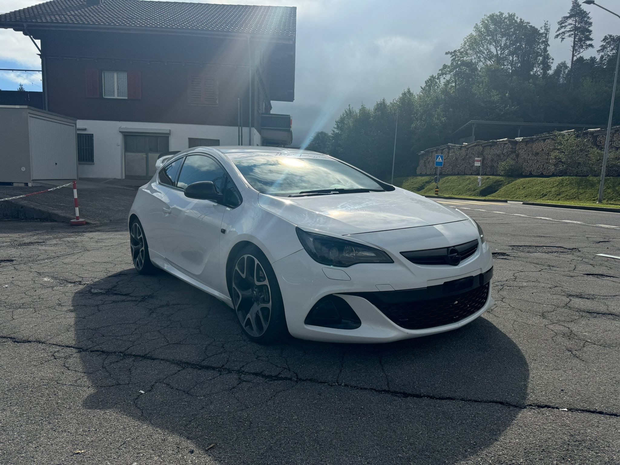 OPEL Astra GTC 2.0i 16V Turbo OPC