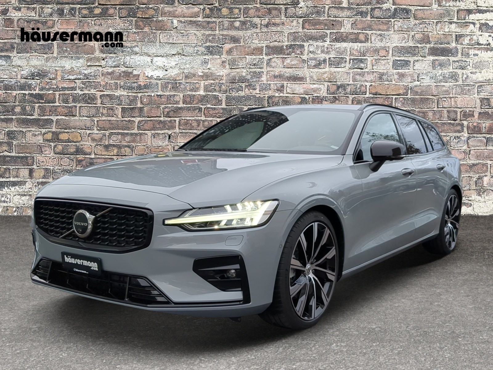 VOLVO V60 2.0 B4 Ultimate Dark