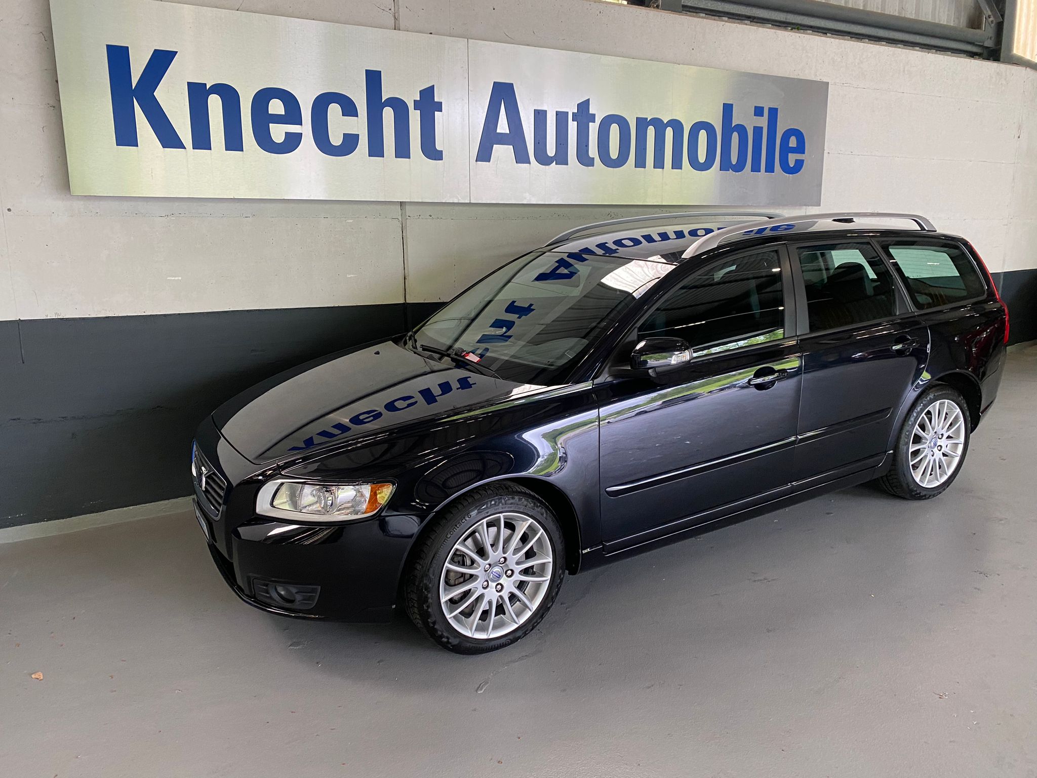 VOLVO V50 D5 Momentum Geartronic