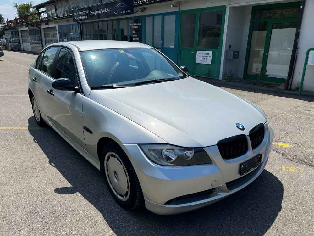 BMW 320i