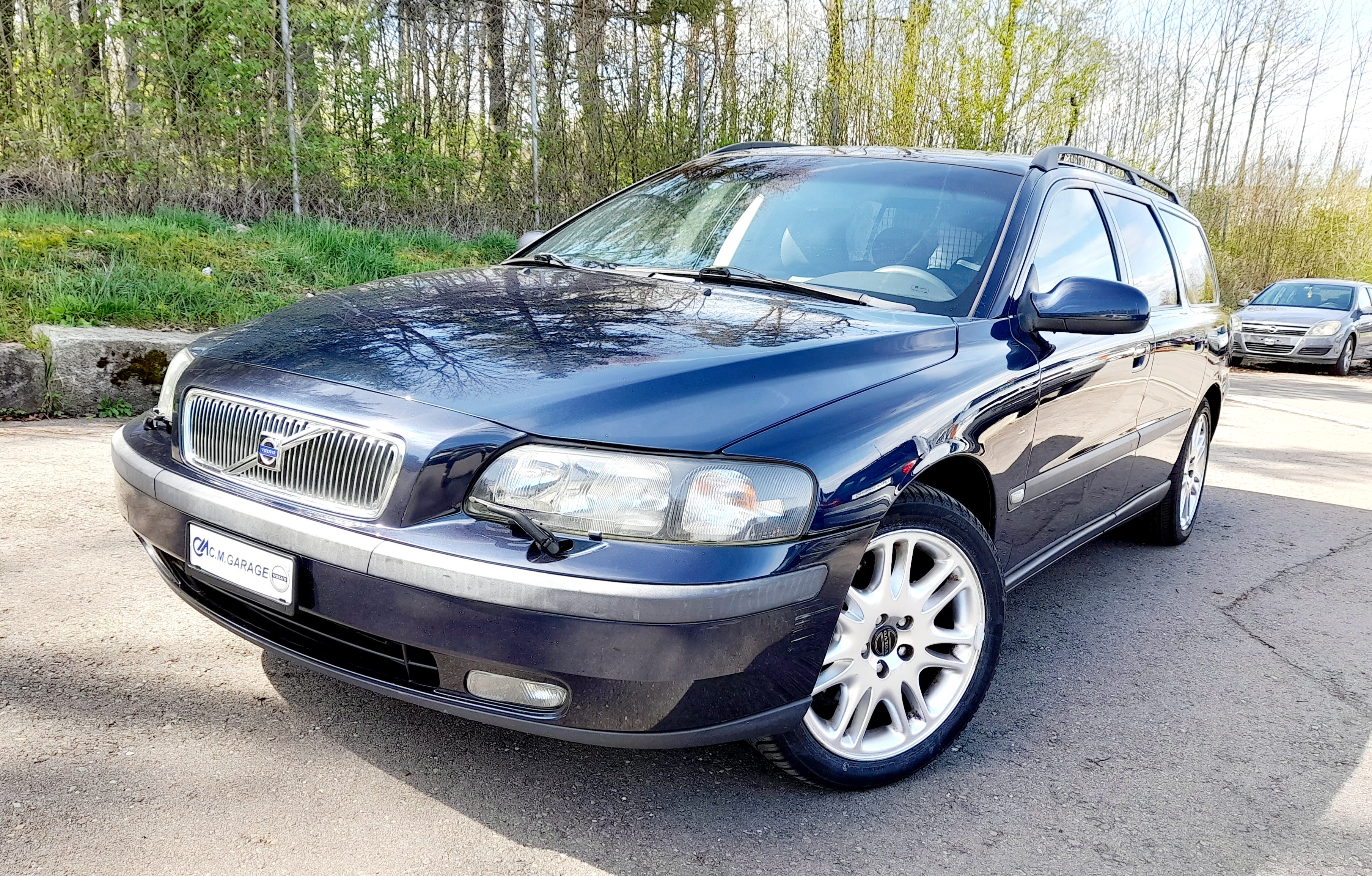 VOLVO V70 D5