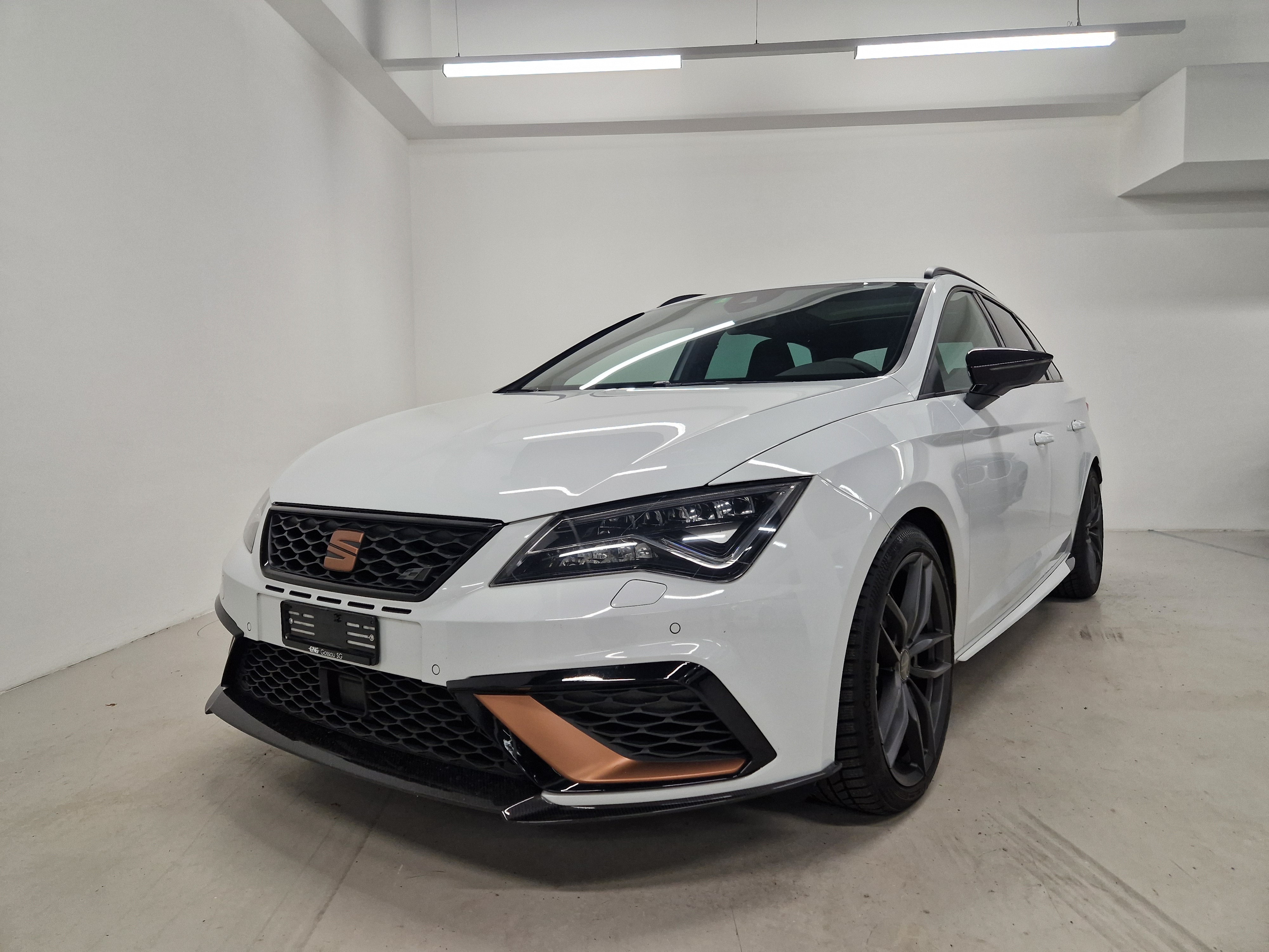 SEAT Leon ST 2.0 TSI Cupra R 300 4 Drive DSG