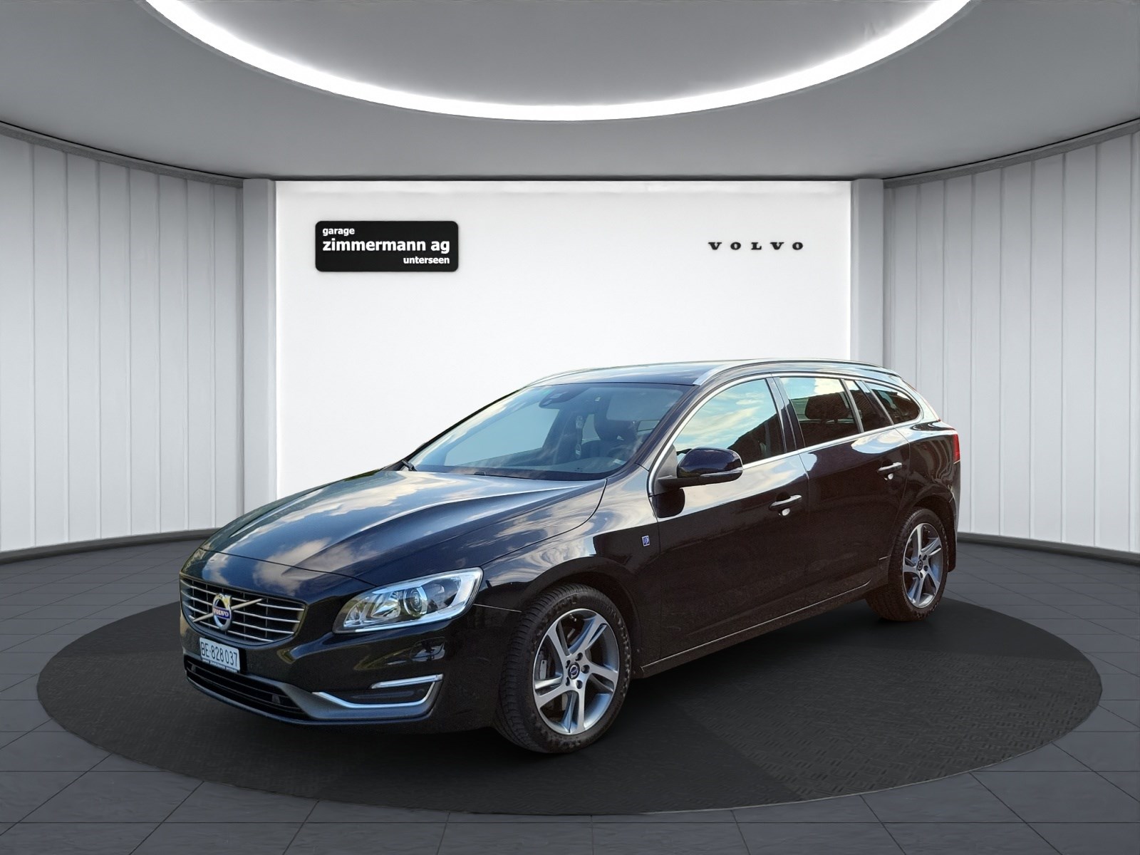 VOLVO V60 2.4 D4 Ocean Race AWD