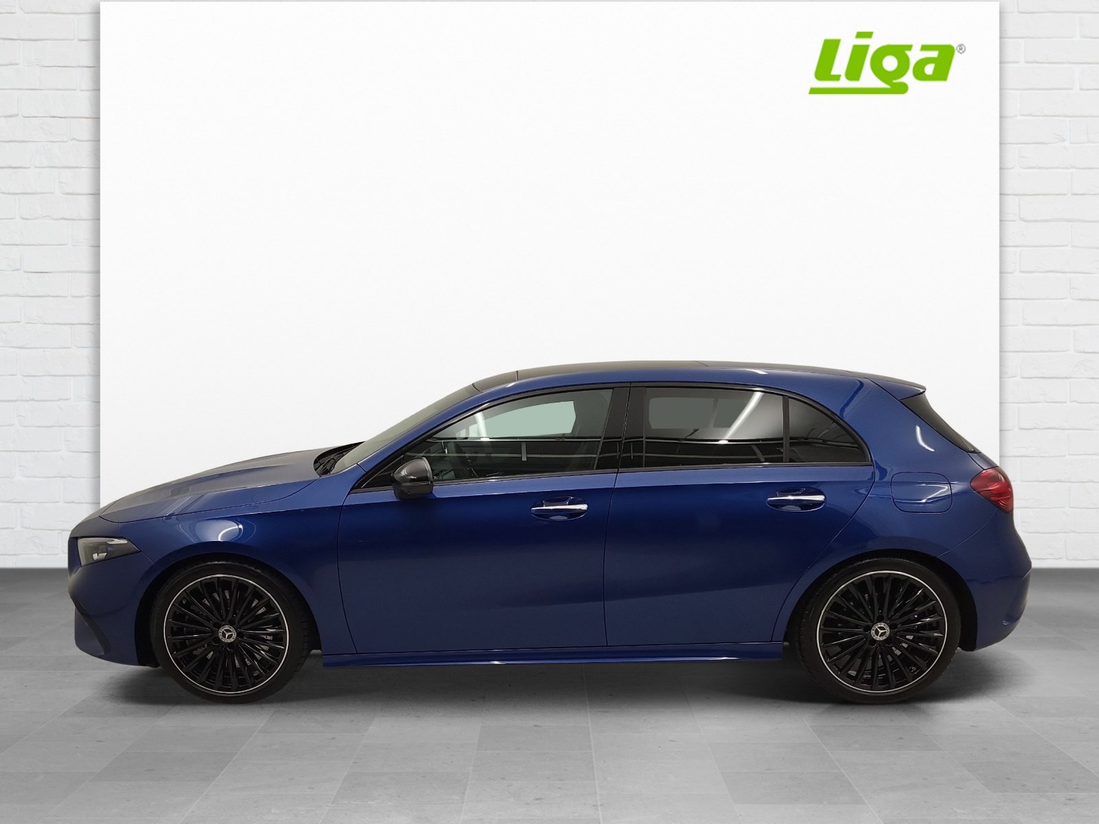 MERCEDES-BENZ A 250 AMG Line 4m