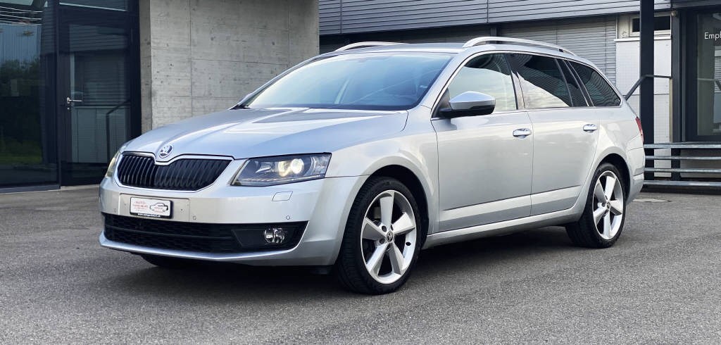 SKODA Octavia Combi 1.8 TSI Elegance DSG