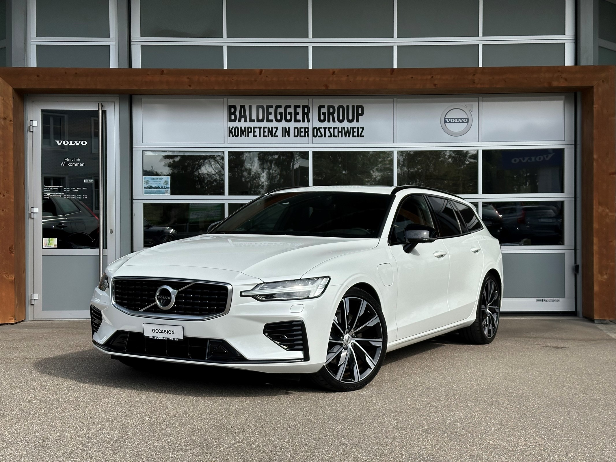 VOLVO V60 2.0 T8 TE R-Design eAWD