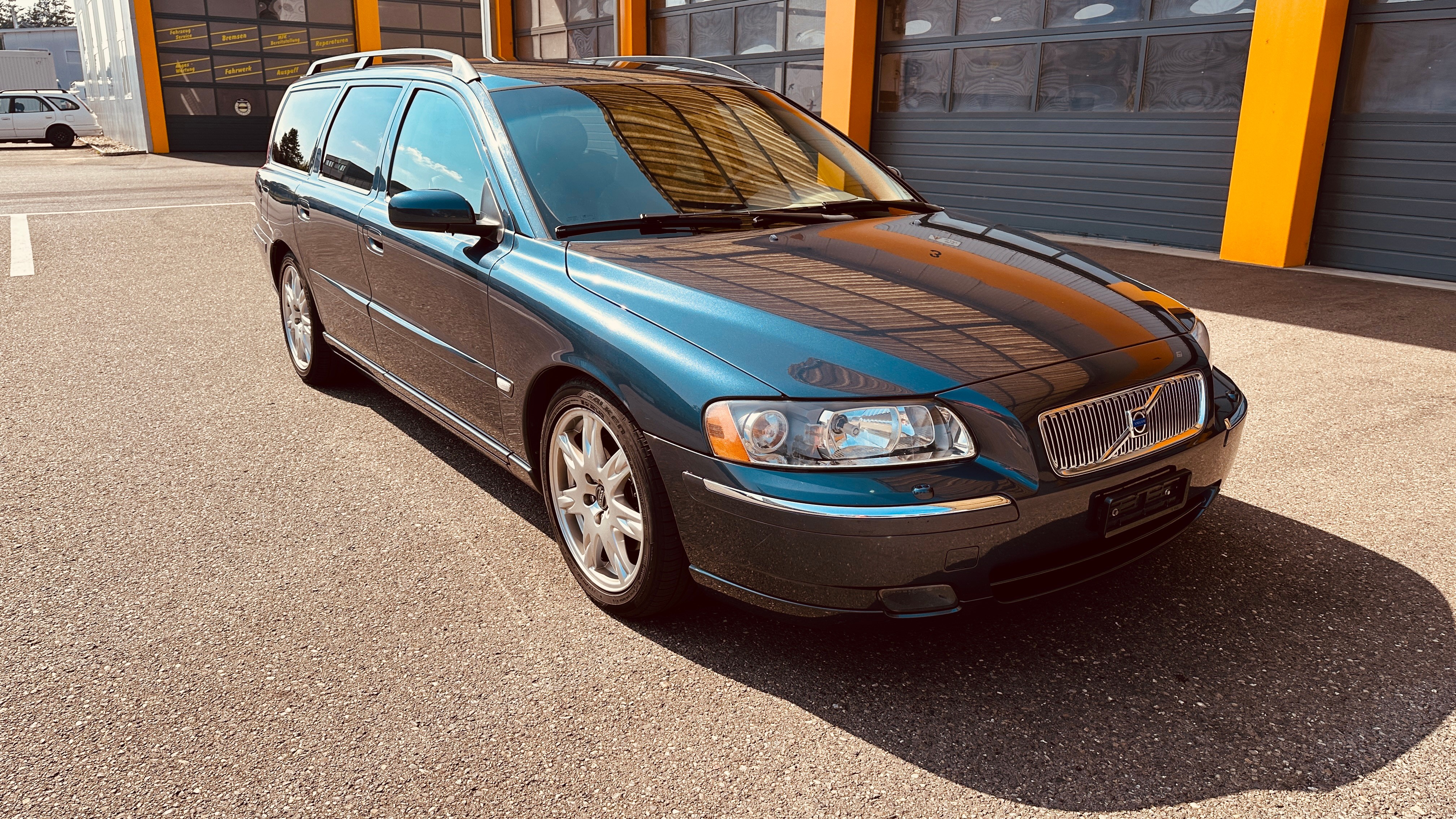 VOLVO V70 2.4D Summum