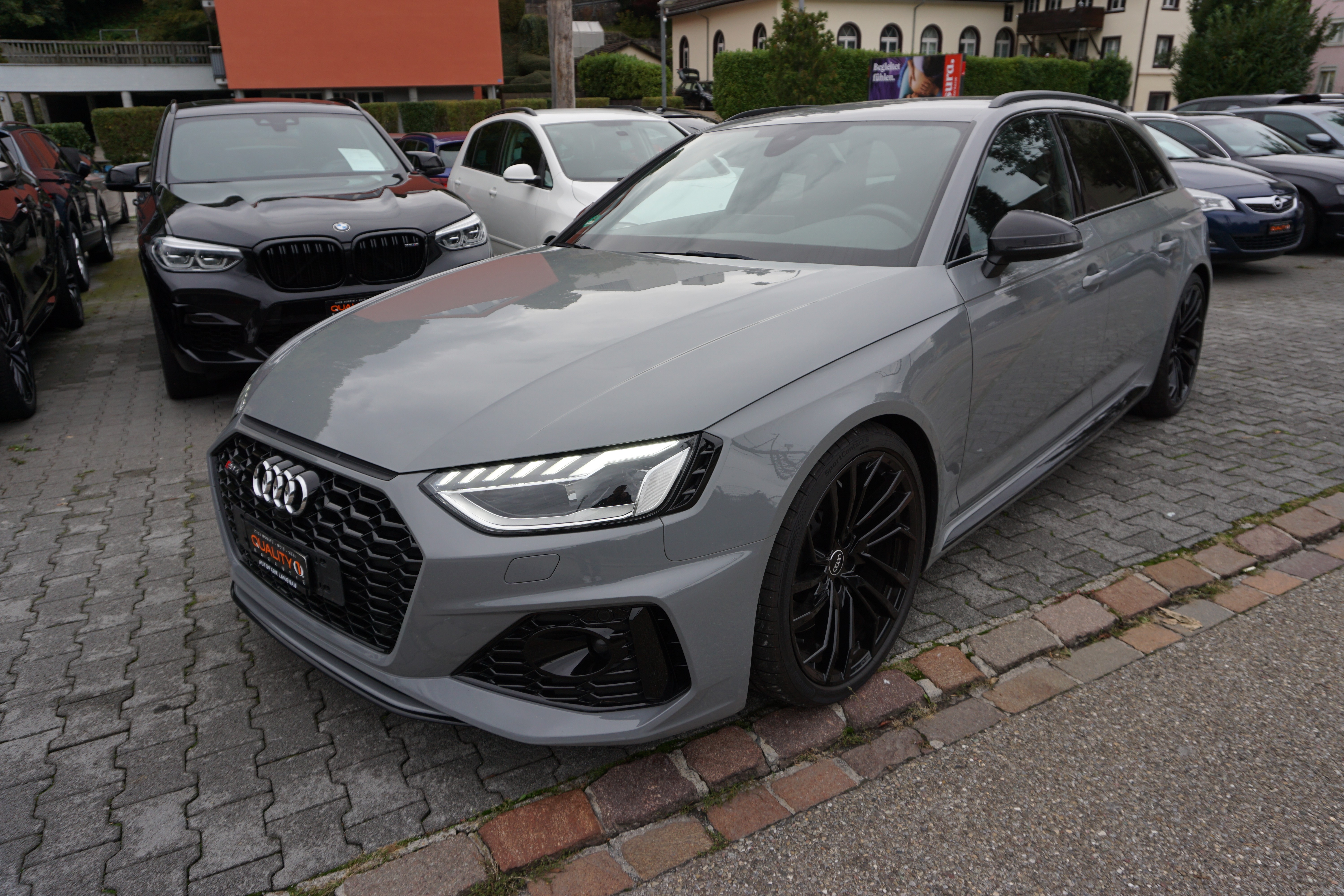 AUDI RS4 Avant quattro tiptronic