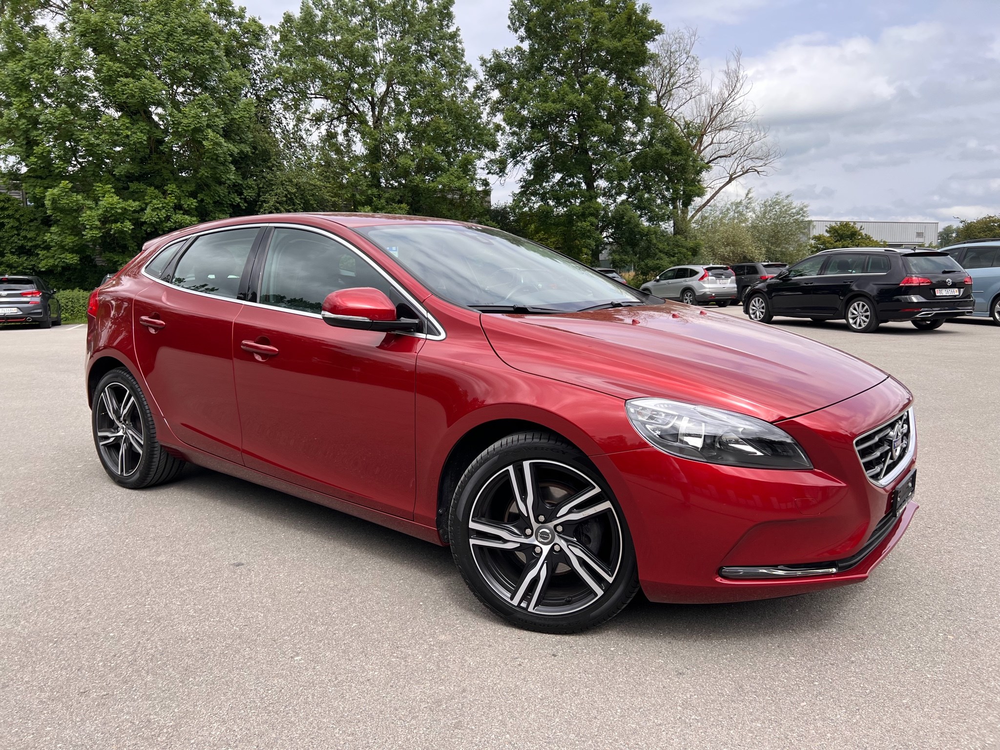 VOLVO V40 T3 Momentum