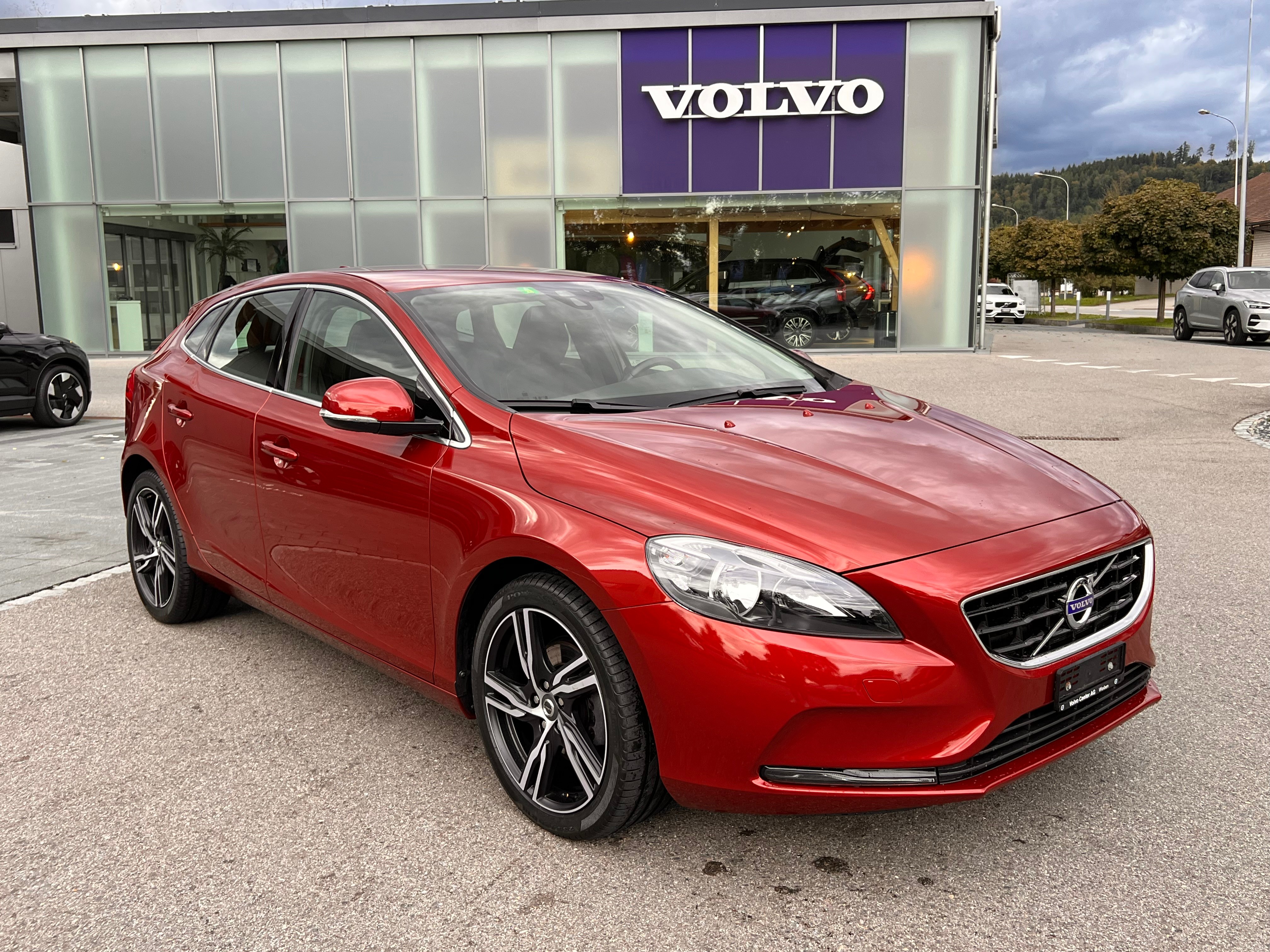 VOLVO V40 T3 Momentum