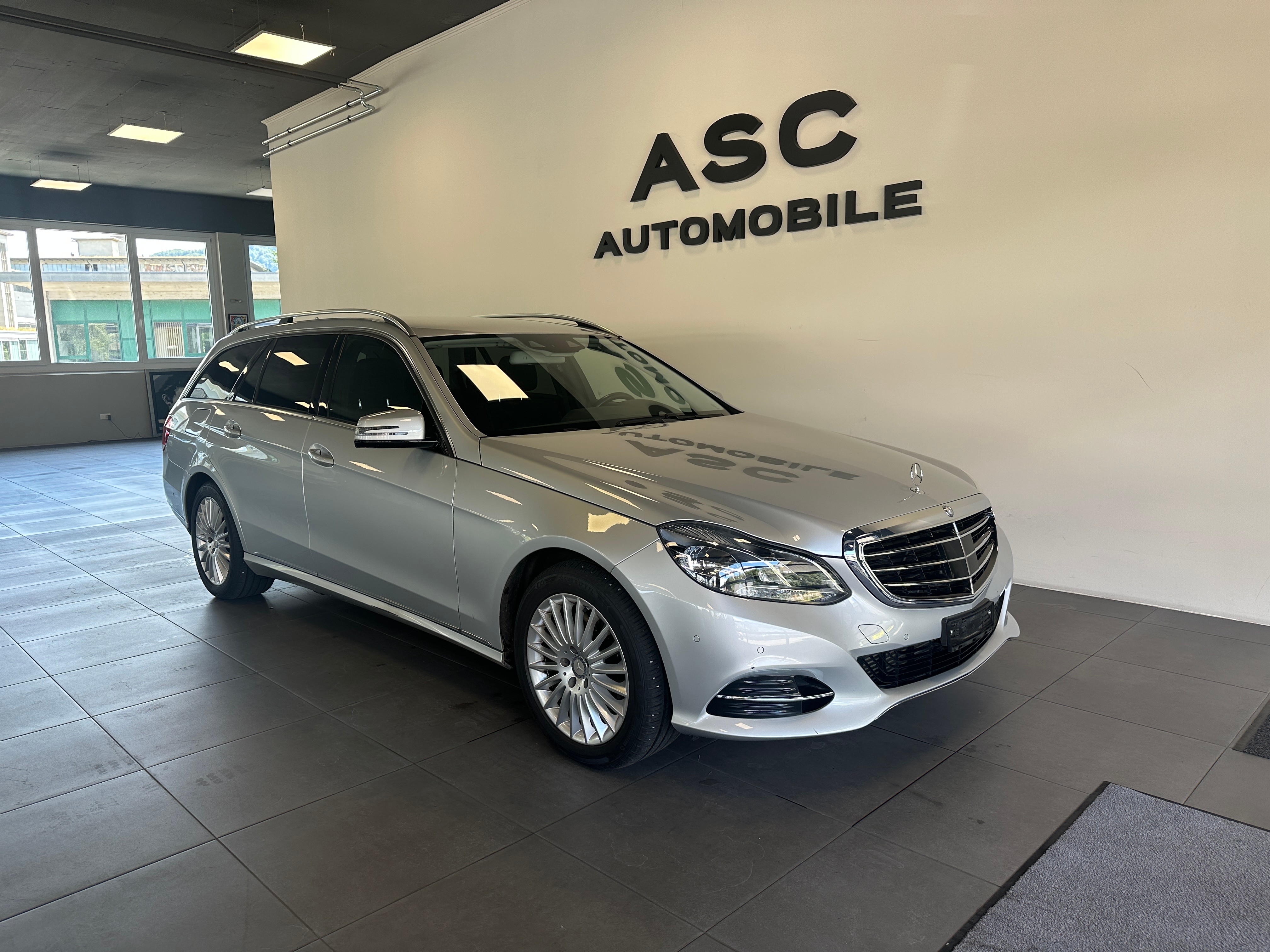 MERCEDES-BENZ E 350 BlueTEC Elégance 4Matic 7G-Tronic