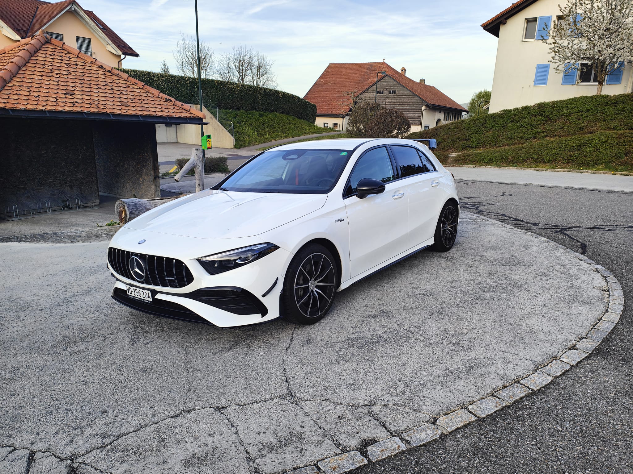 MERCEDES-BENZ A 35 AMG