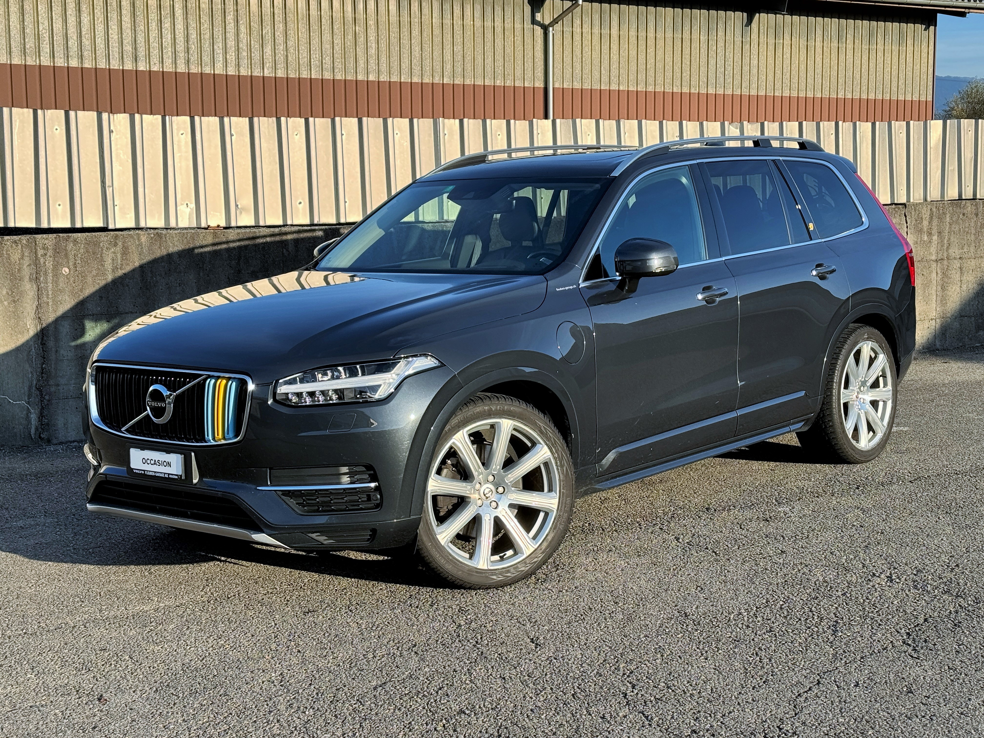 VOLVO XC90 T8 AWD Momentum mit neuwertigem Akku