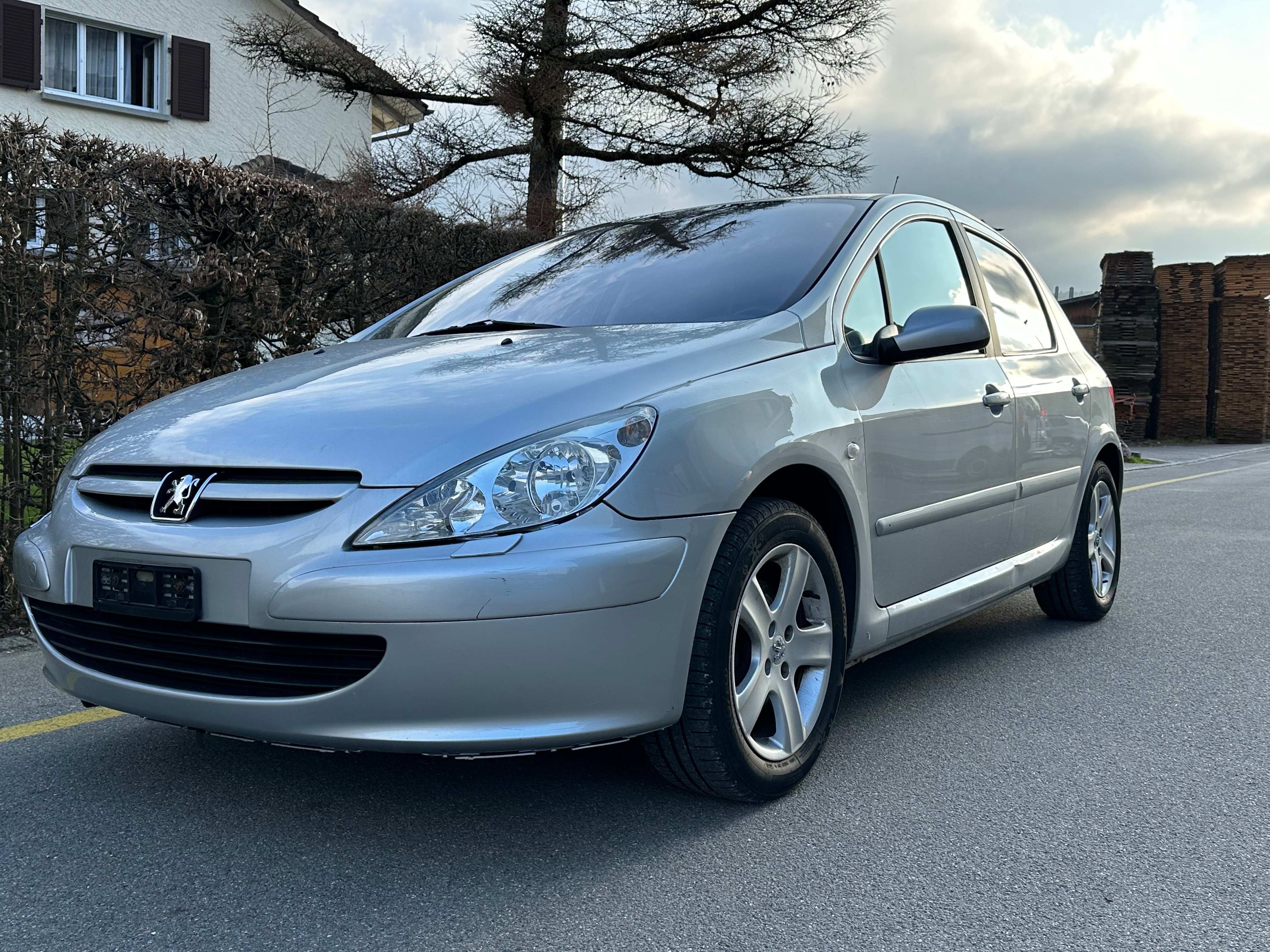 PEUGEOT 307 2.0 16V XT