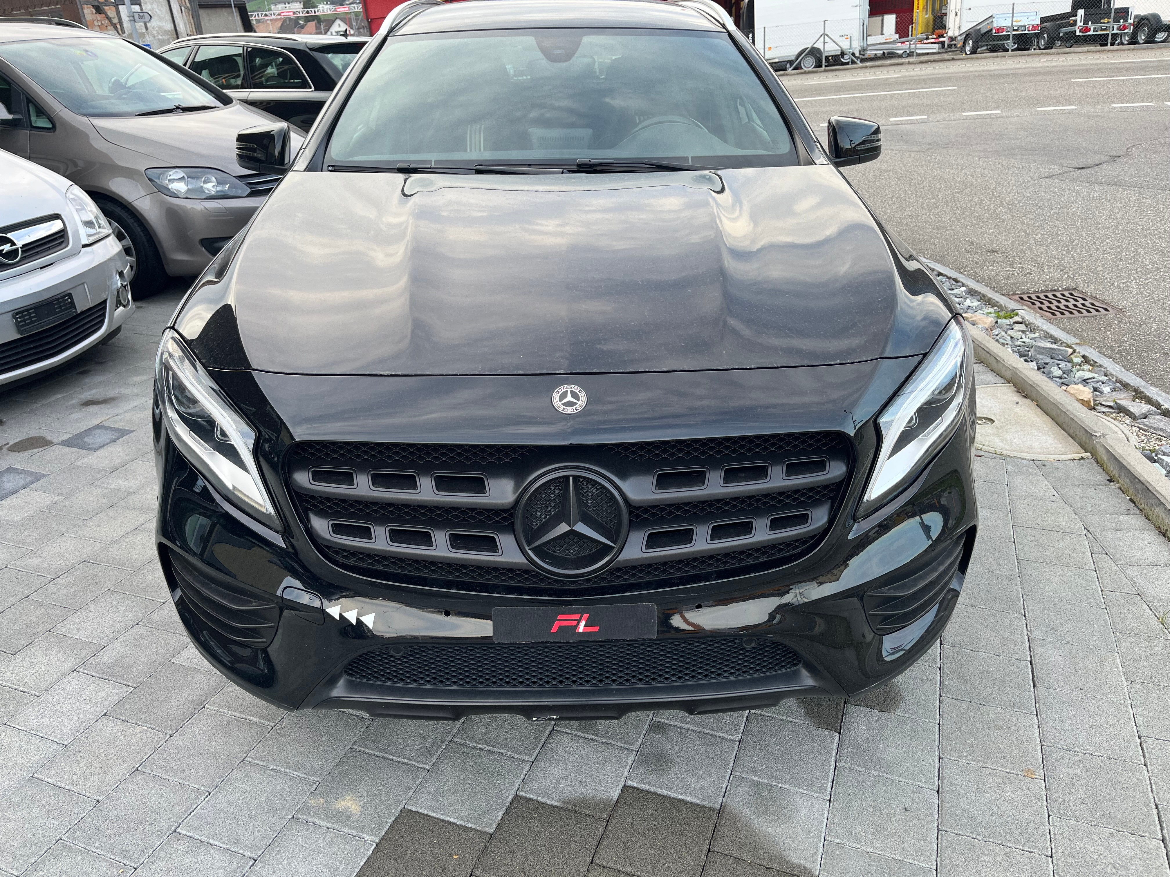 MERCEDES-BENZ GLA 180 AMG Line