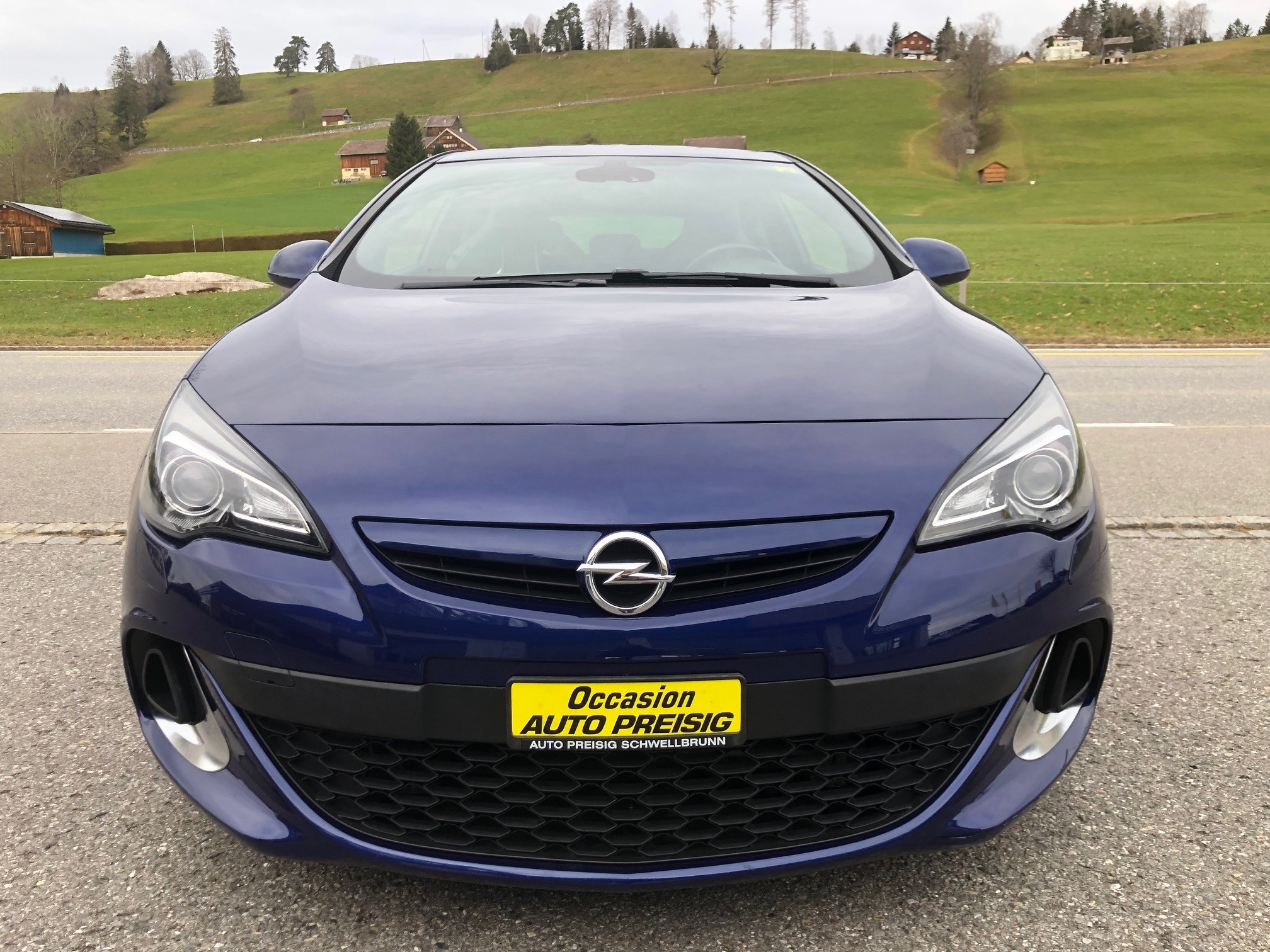 OPEL Astra GTC 2.0i 16V Turbo OPC