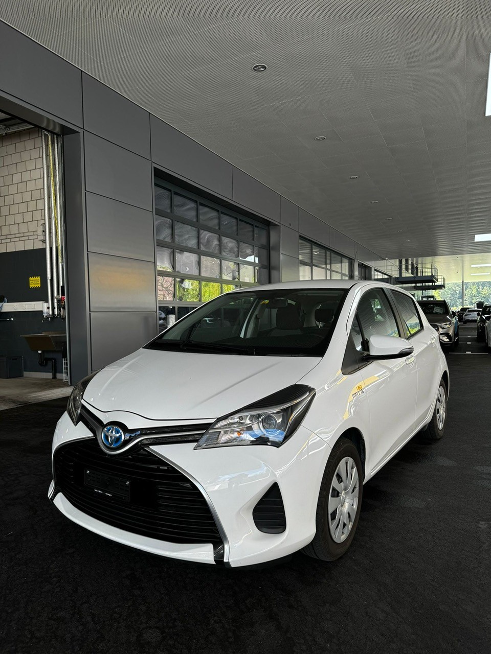 TOYOTA Yaris 1.5 VVT-i Hybrid Trend e-CVT